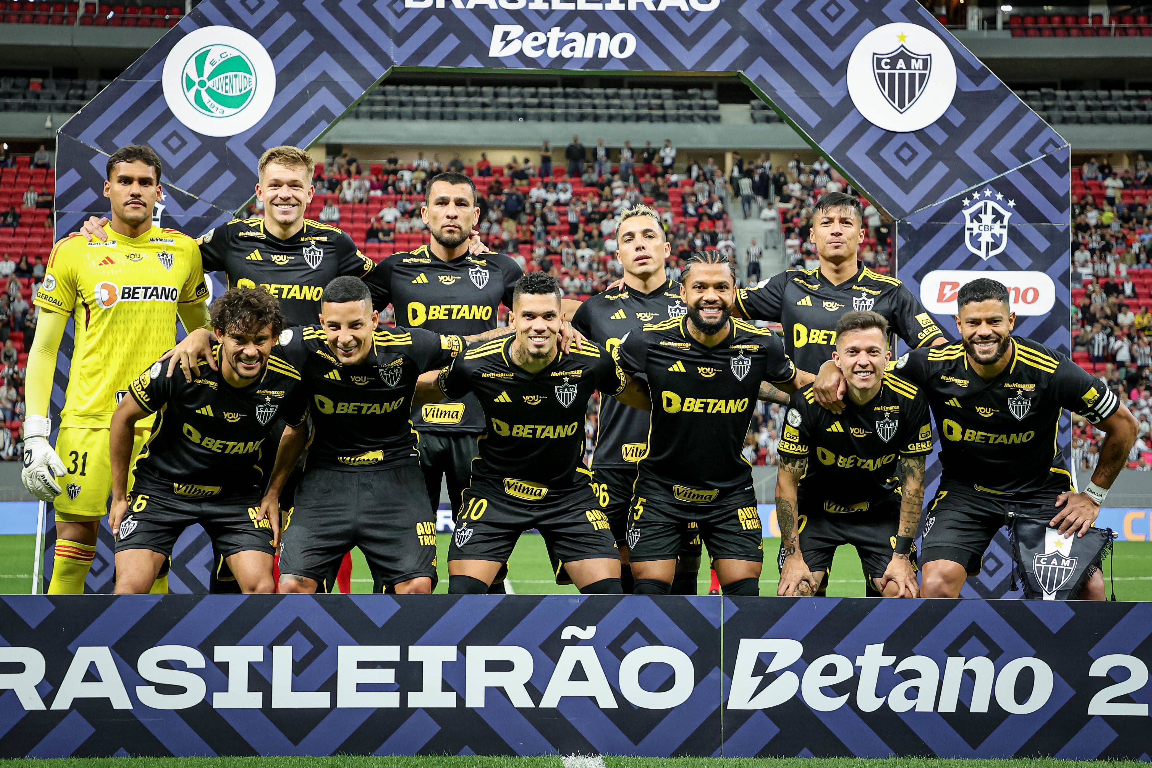 Saiba as opções de Milito para escalar o Atlético contra o Vasco