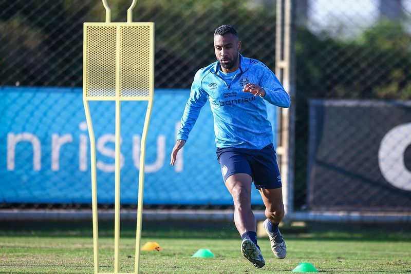 Grêmio negocia saída de Galdino para o Japão por valores milionários