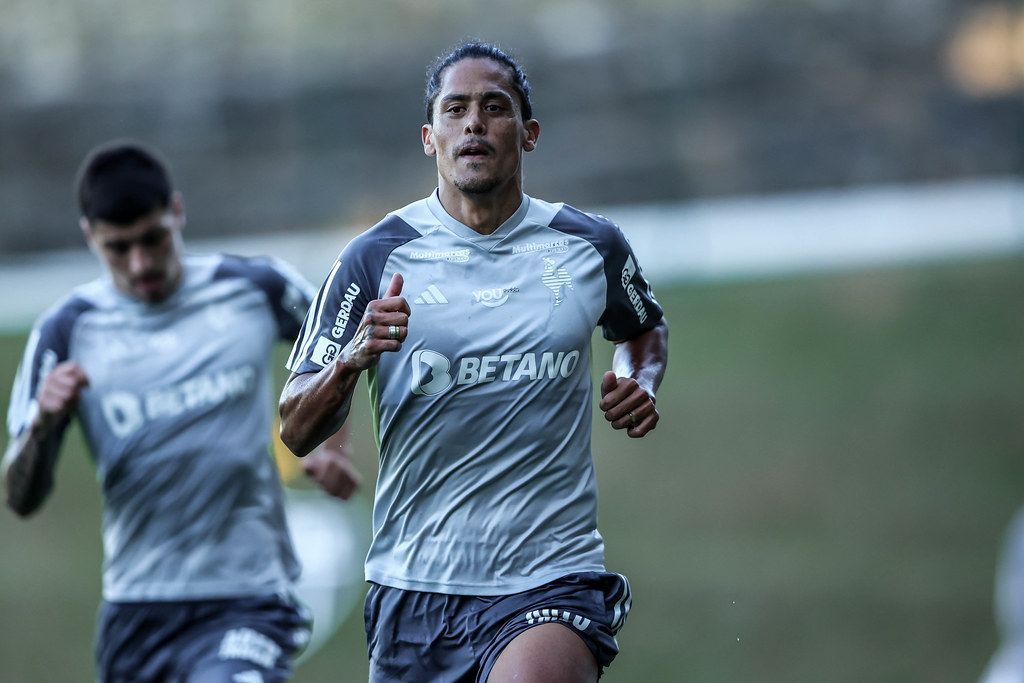 Lemos recusa transferência, e negócio entre Atlético e Vasco é encerrado