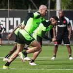 Com desconforto, zagueiro do Vasco pode desfalcar na Copa do Brasil