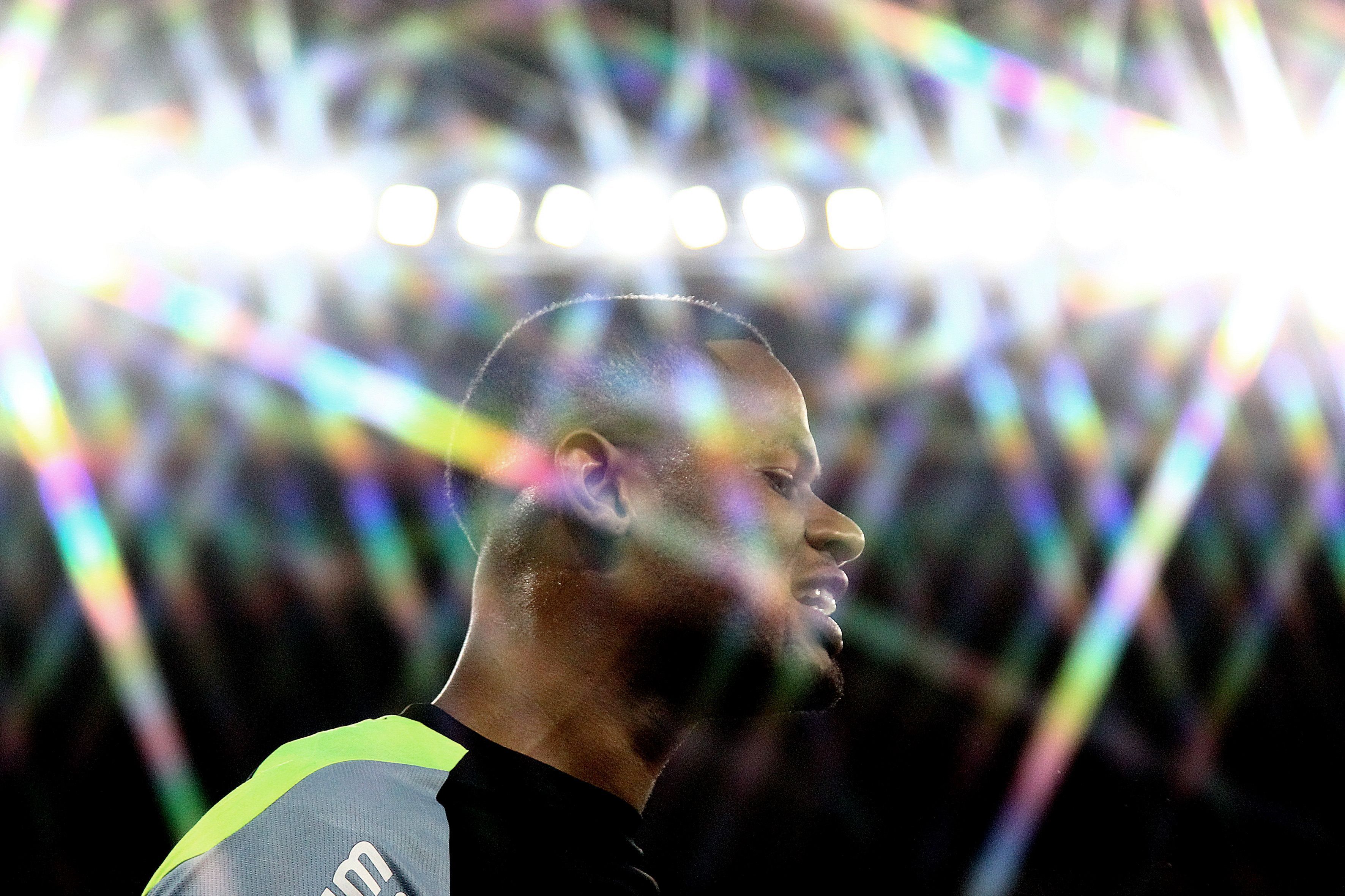Botafogo publica imagens de Júnior Santos treinando e anima torcida; veja