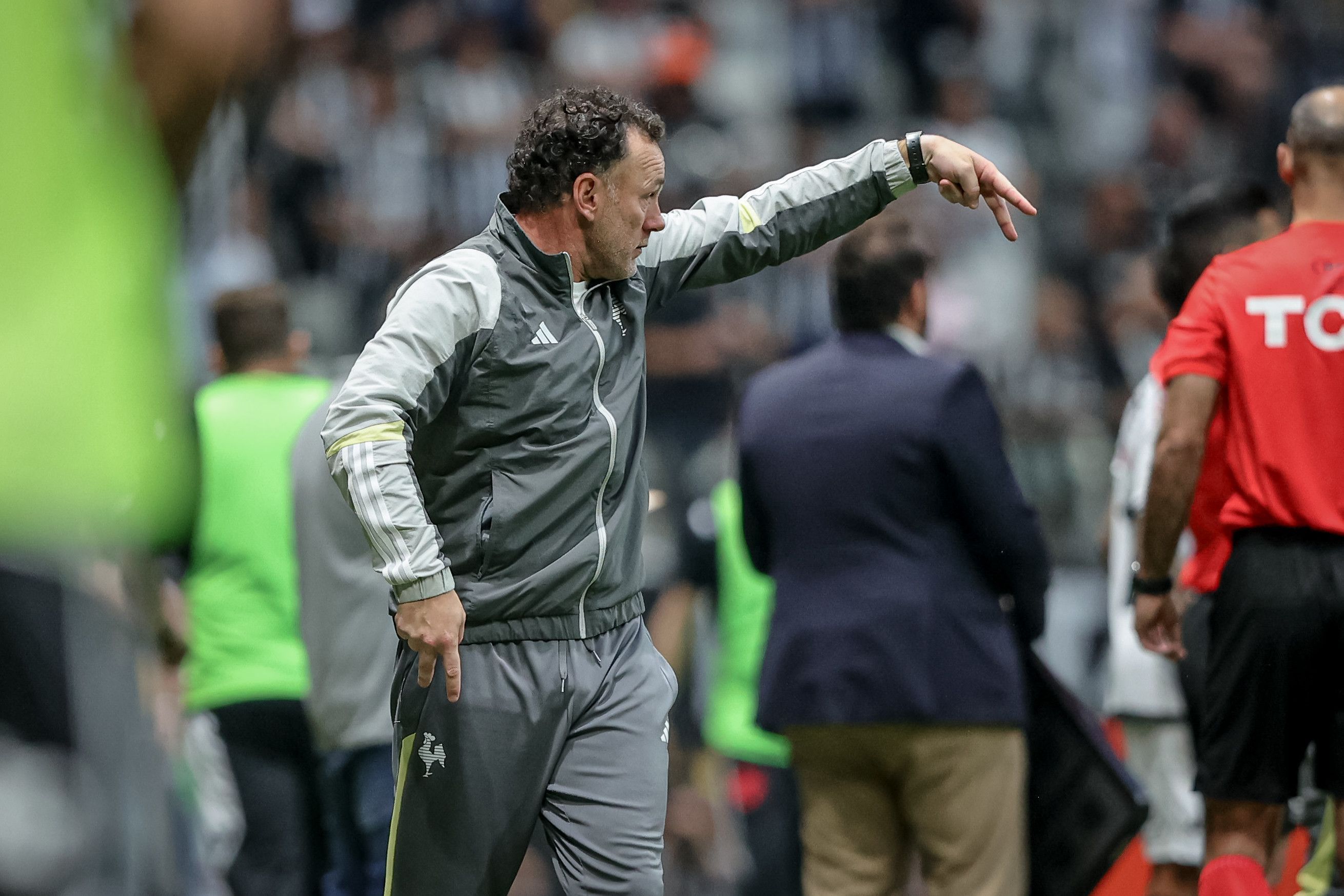Atlético vai priorizar alguma competição? Milito é direto em resposta