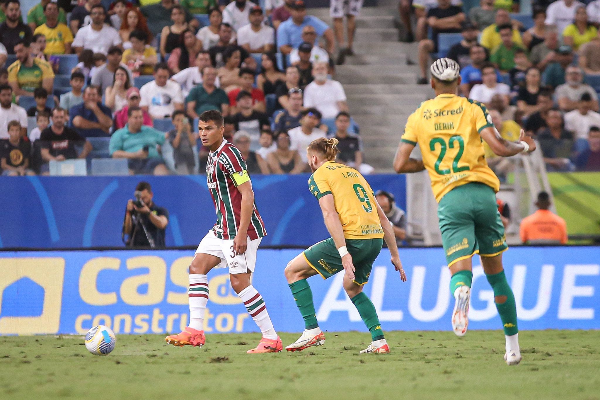 Thiago Silva reestreia, Fluminense vence o Cuiabá e deixa a lanterna do Brasileiro
