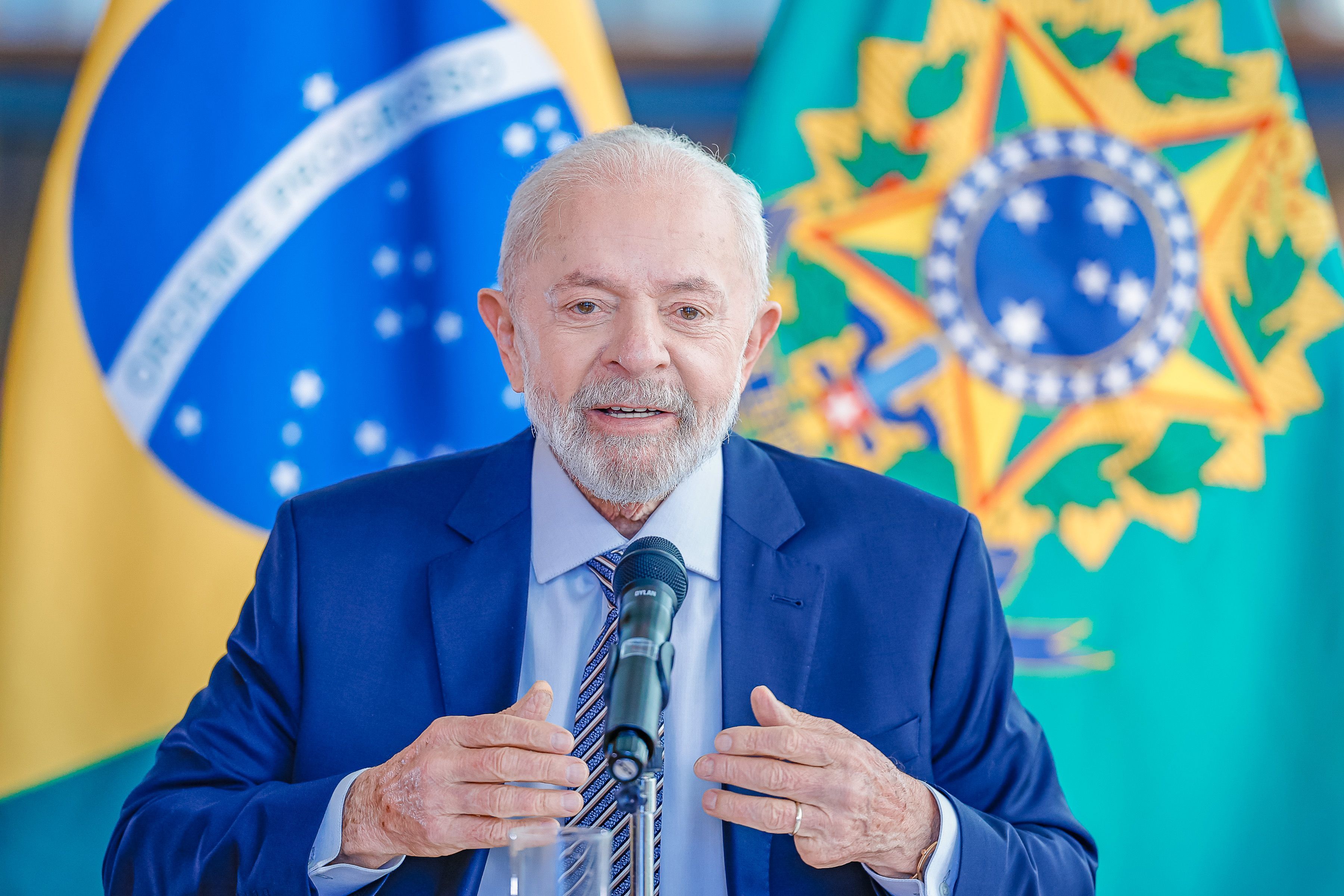 Lula anuncia ampliação do pé-de-meia para mais 1 milhão de estudantes