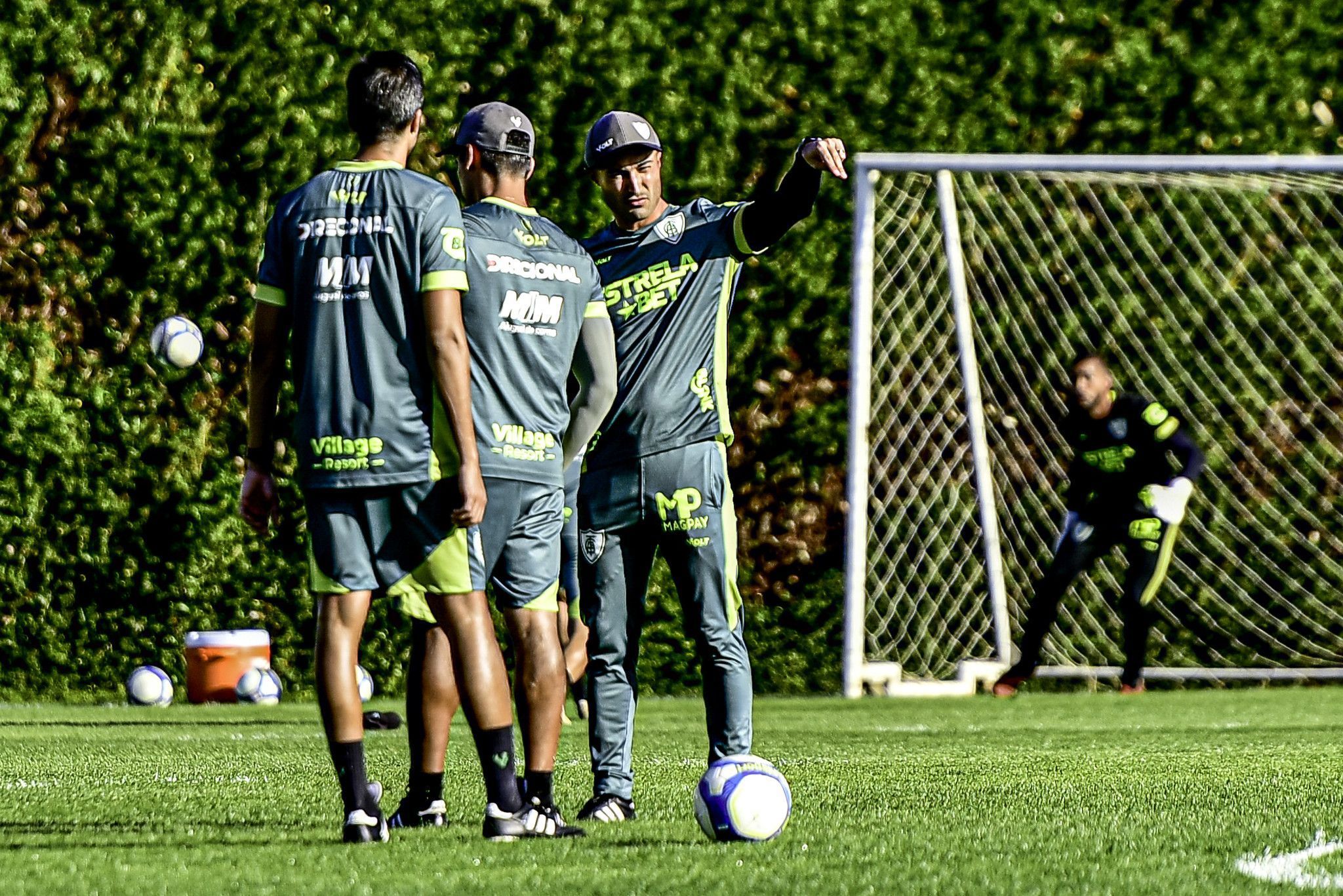 América x Botafogo-SP pode marcar estreia de uniforme e reforços; entenda