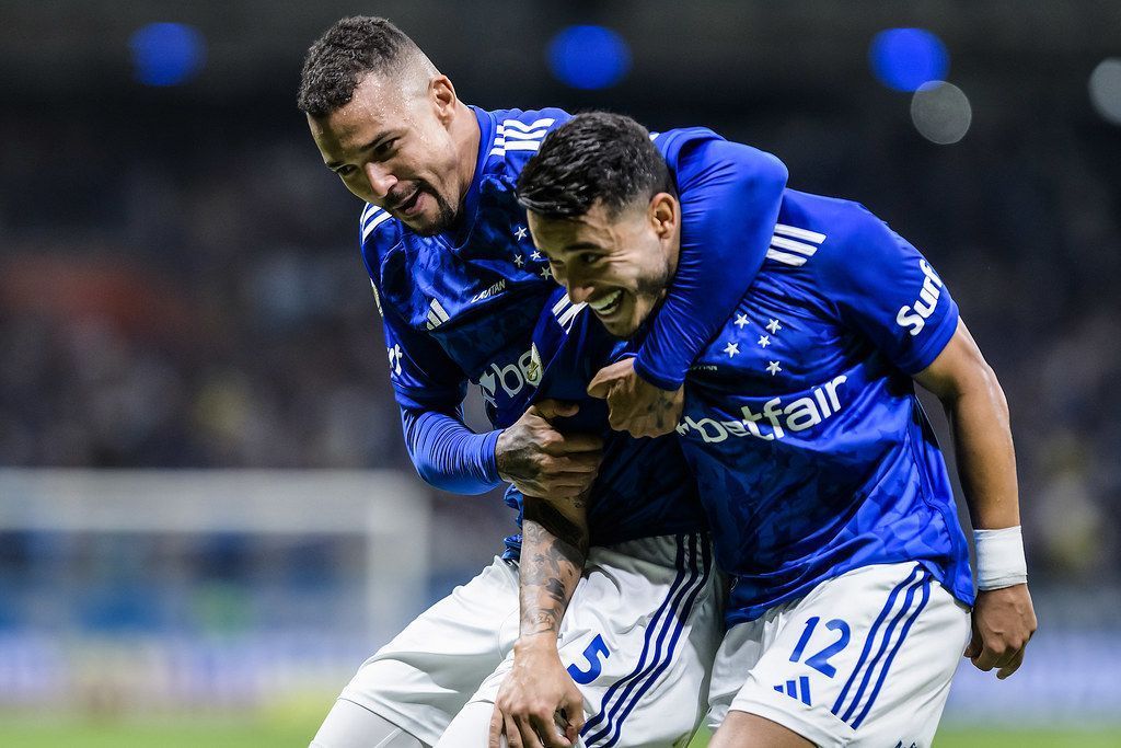 Cruzeiro vence Juventude, mantém 100% em casa e cola no G4 do Brasileiro
