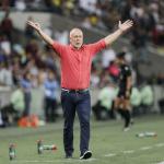 Mano Menezes explica soluções encontradas no Fluminense, após nova vitória