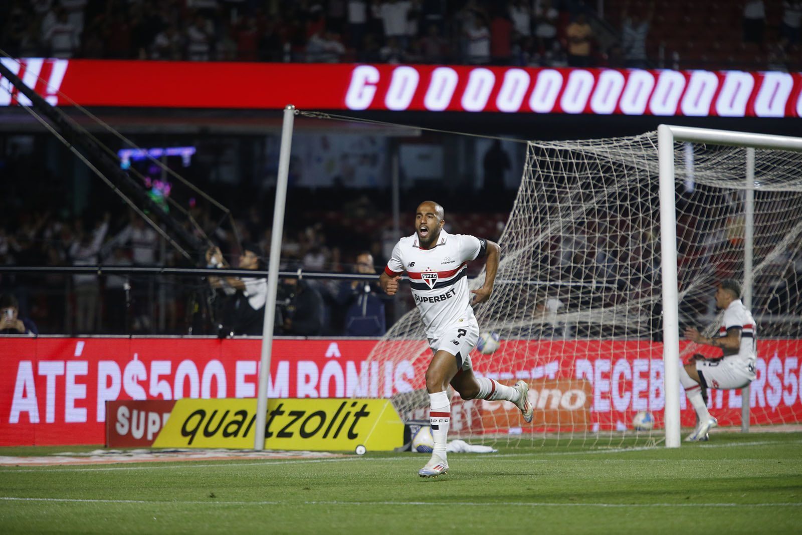 Como é o desempenho do São Paulo sem Lucas? Atacante é desfalque contra Fortaleza