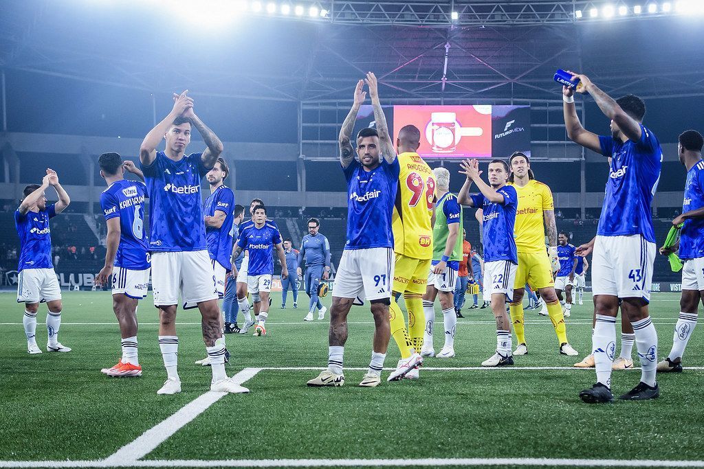 Ídolo se anima com momento do Cruzeiro: 'Disparado o melhor do Brasileirão'
