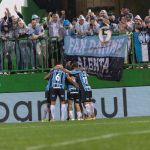 Grêmio vence o Vasco em Chapecó e deixa a zona de rebaixamento do Brasileirão