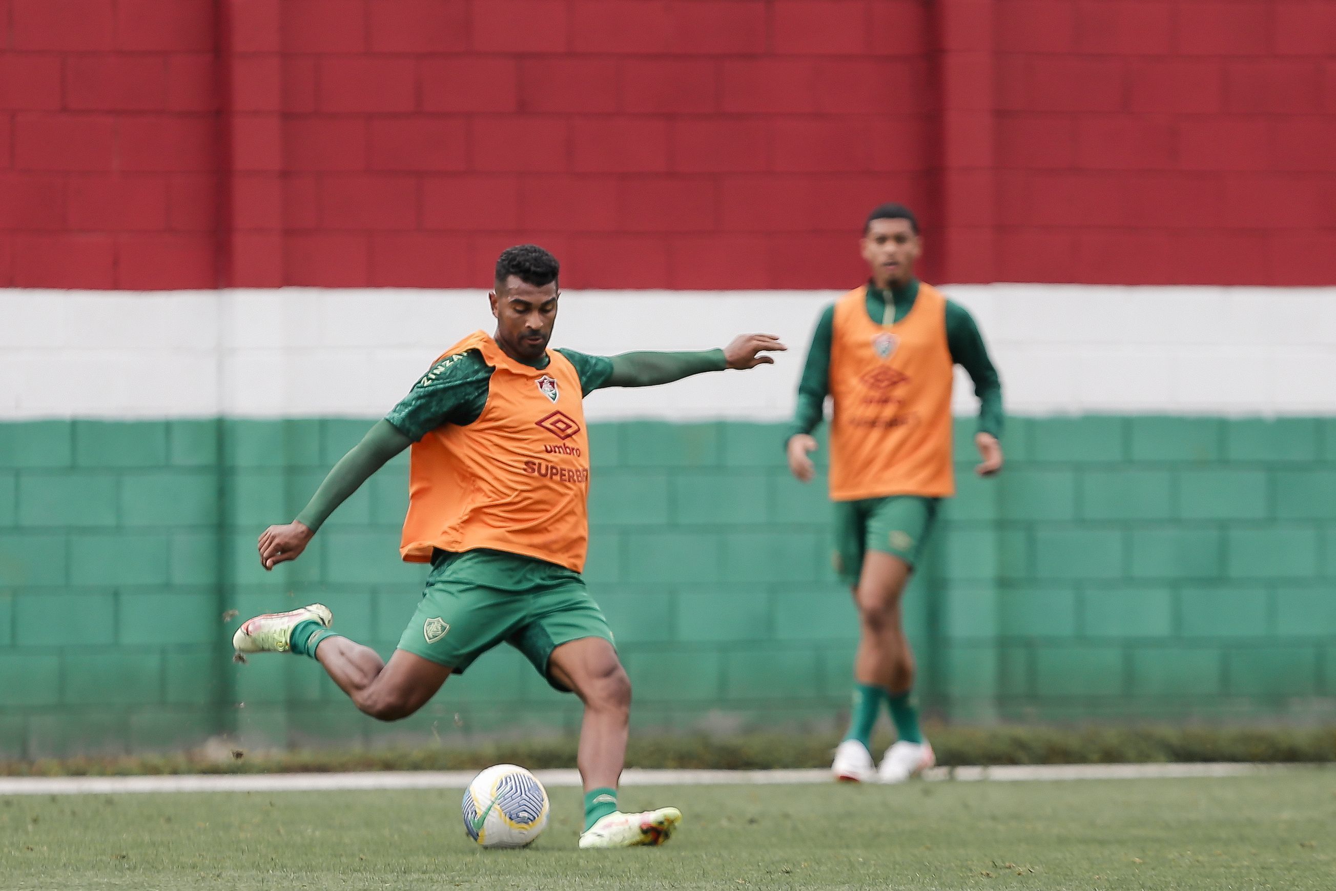 Thiago Santos marca primeiro gol pelo Fluminense e se consolida como titular