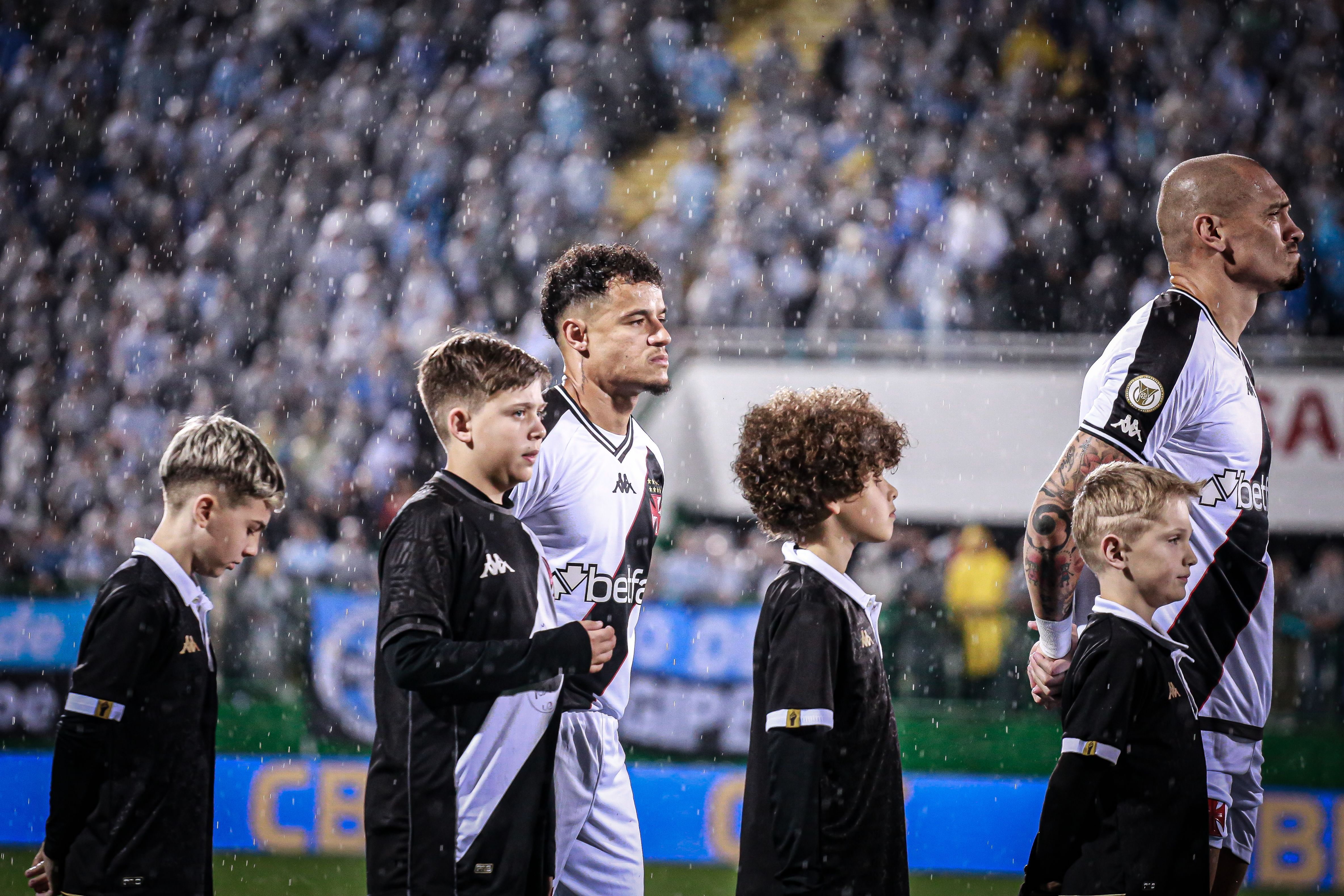 Após sequência fora de casa do Vasco, Coutinho reencontra São Januário