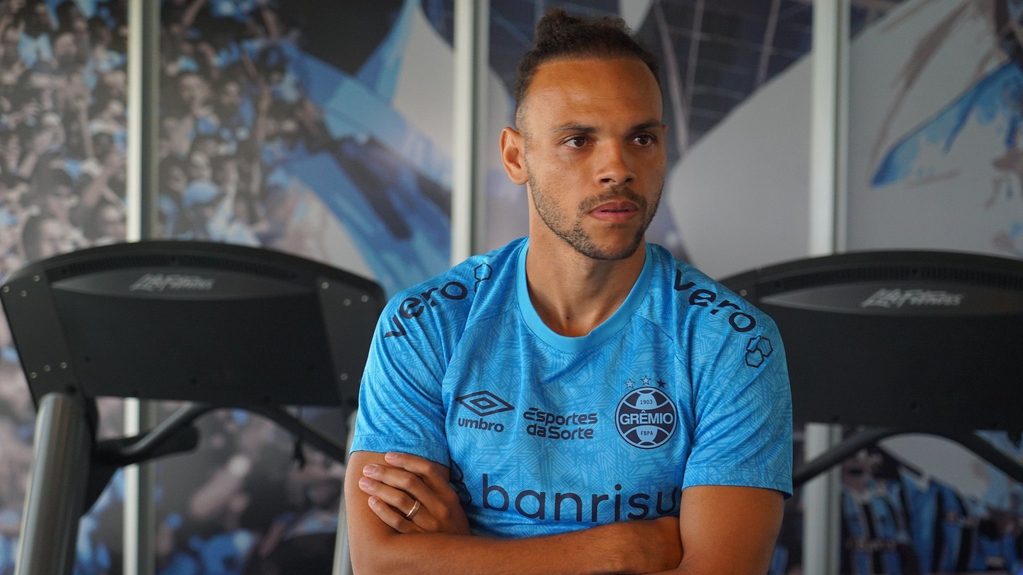 Adversário do Grêmio promete 'tempo ruim' para Braitwhite: 'Madeira nele'