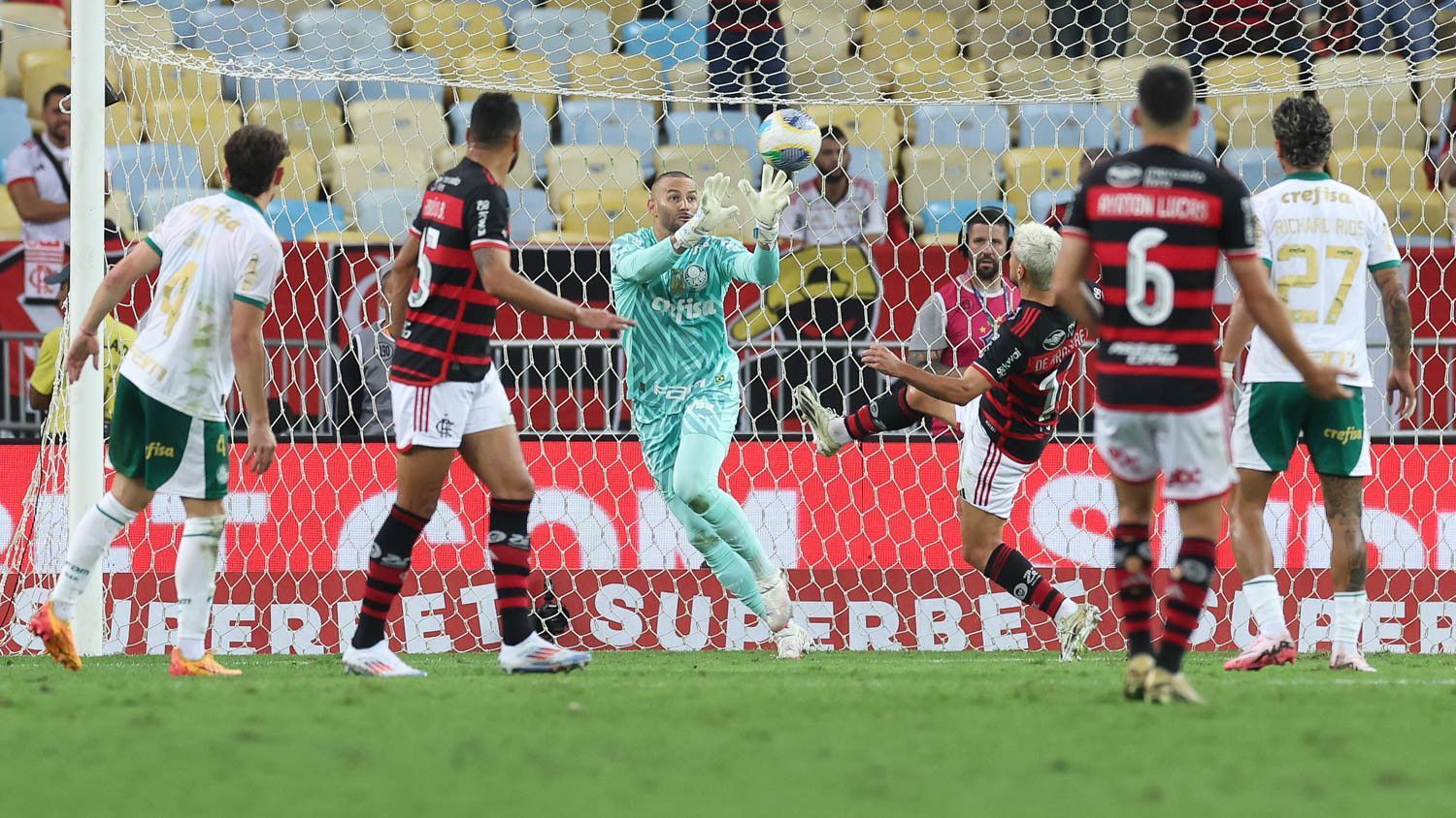 Após derrota para Flamengo, Weverton admite maior momento de instabilidade no Palmeiras