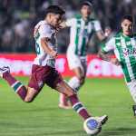 Volante do Fluminense sofre problema no tornozelo e vira desfalque