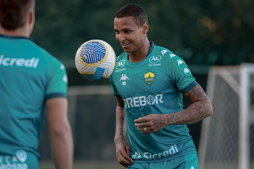 Novo reforço, Deyverson tem jogador do Atlético como ídolo