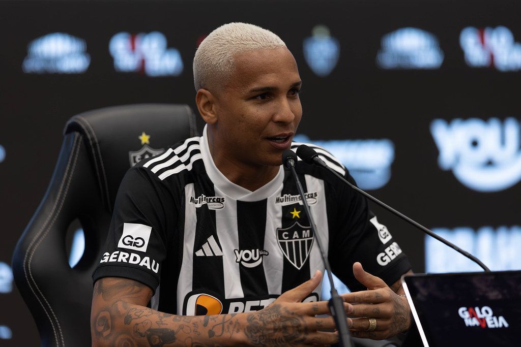 Deyverson é regularizado e pode estrear pelo Atlético no clássico