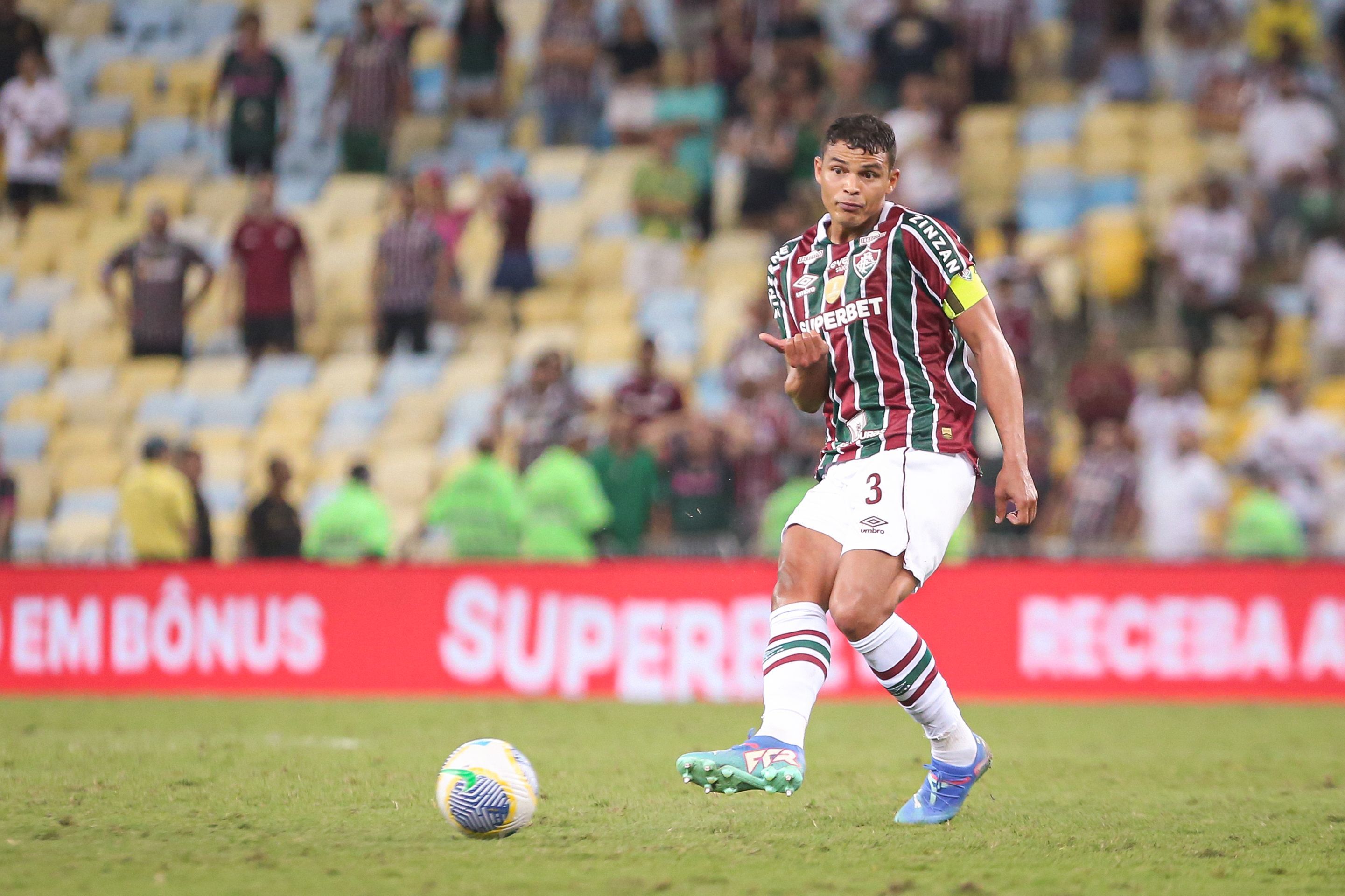 Thiago Silva reencontra um arquirrival do Fluminense pela primeira vez em seu retorno