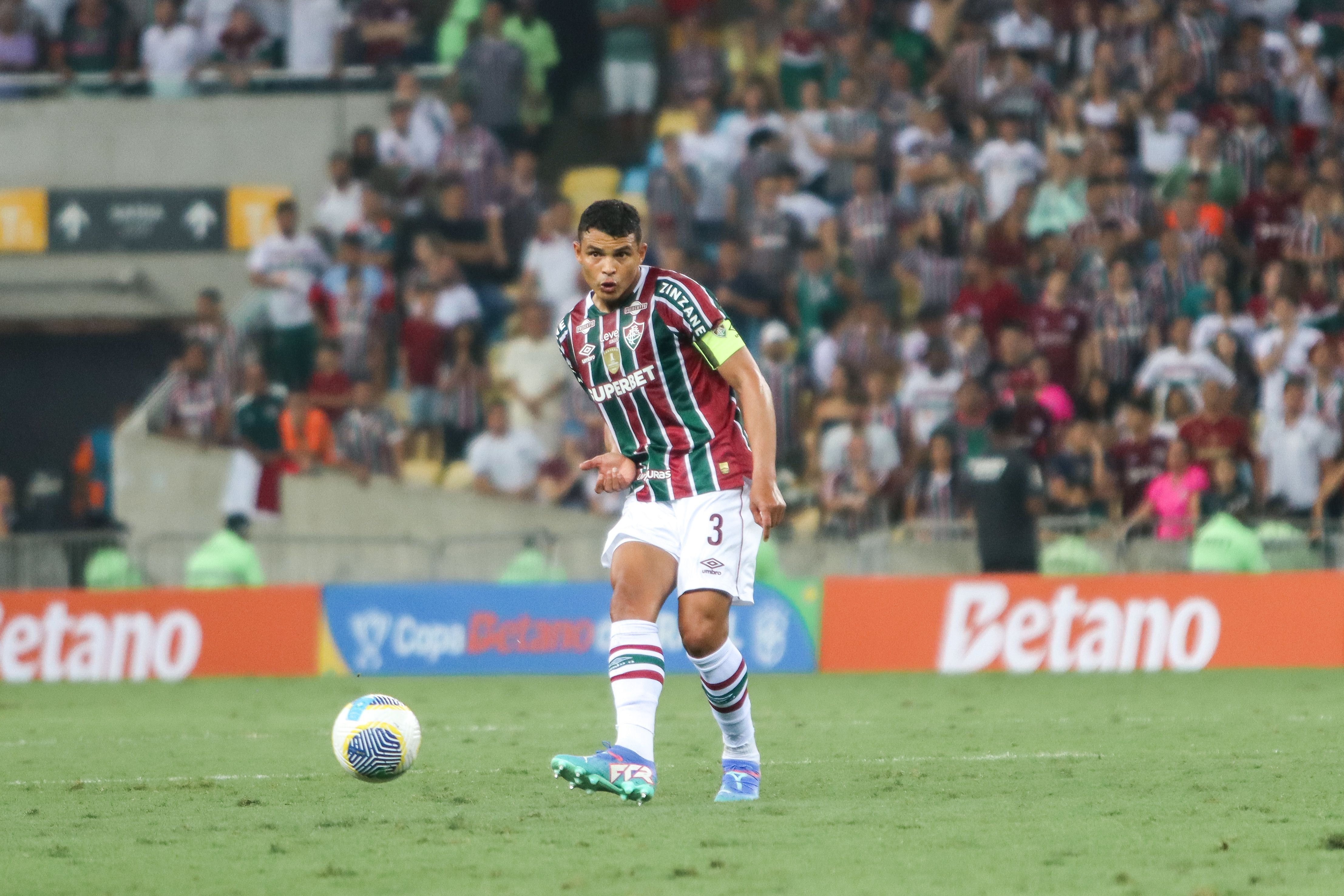 Fluminense sofre primeiros gols com Thiago Silva em eliminação; veja os números