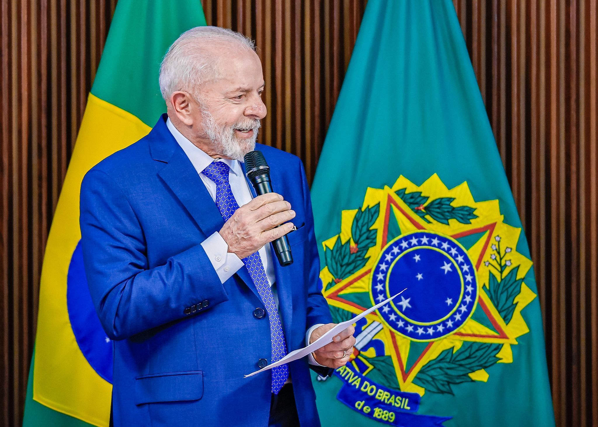 Lula diz que vai conversar com o Senado antes de indicar sucessor de Campos Neto no Banco Central