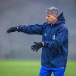 Com Renato suspenso, quem deve comandar o Grêmio contra o RB Bragantino?
