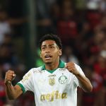 Joia do Palmeiras resiste à concorrência, celebra primeiro gol e projeta sequência