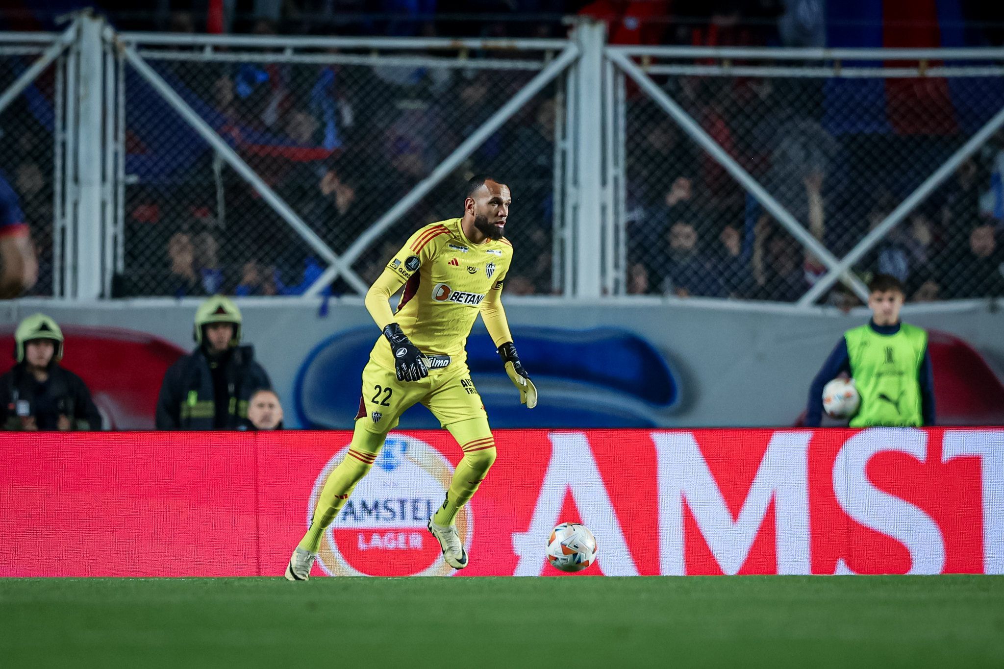 Everson atinge duas marcas importantes pelo Atlético em jogo da Libertadores