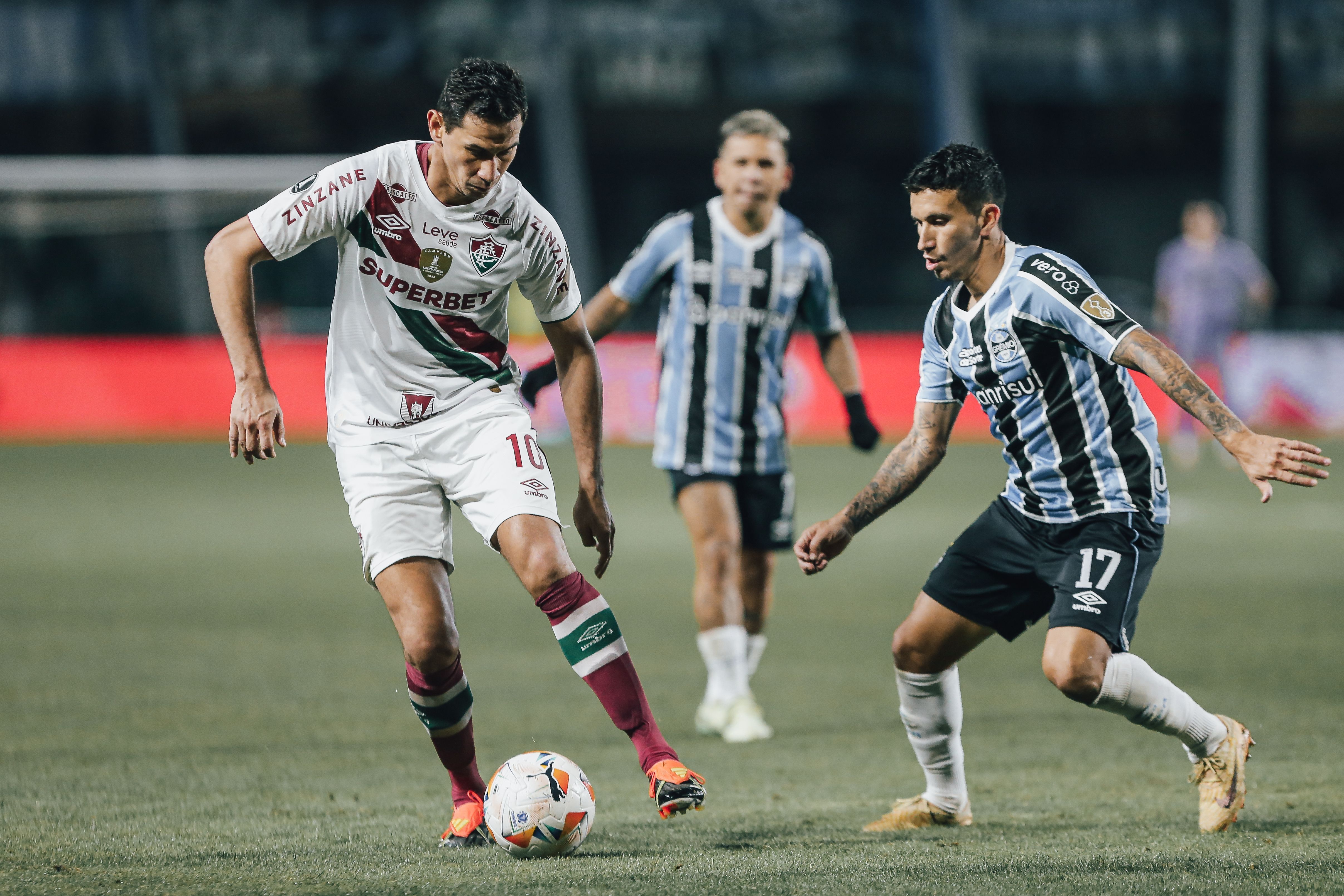 Fluminense sofre quinta virada no ano e novamente sai atrás no mata-mata