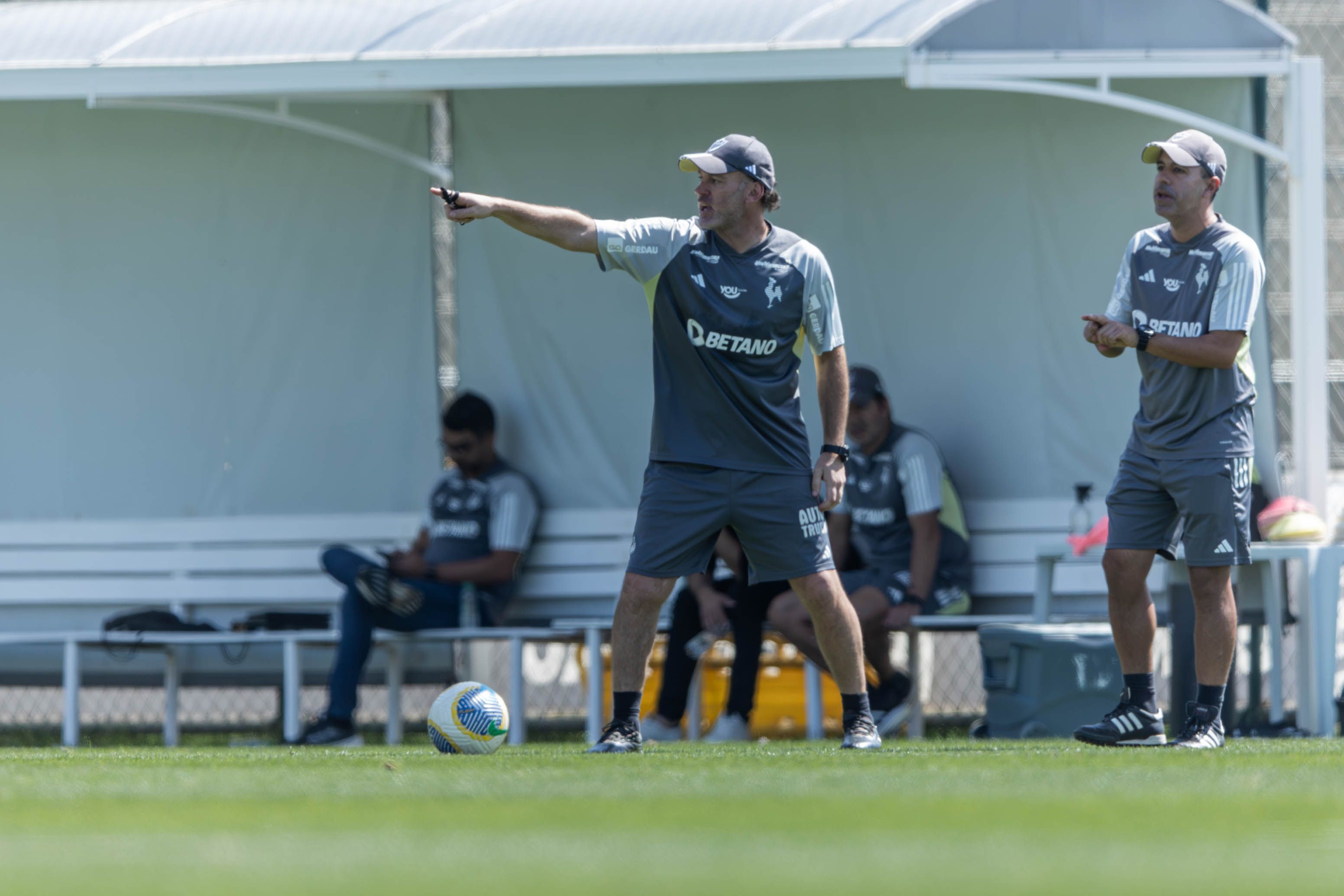 Em recuperação de lesão, atacante do Atlético vai a campo na Cidade do Galo