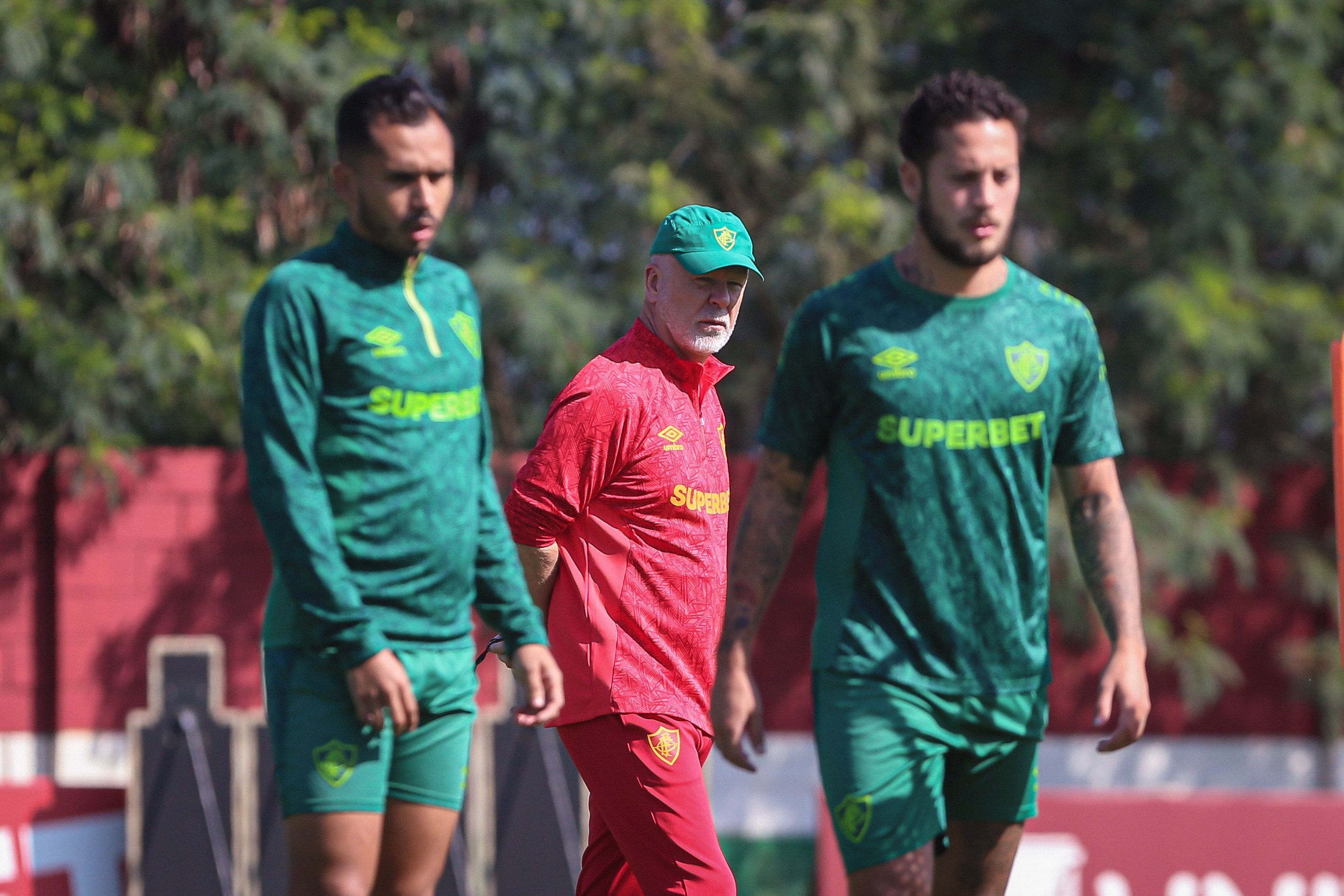 Mano Menezes terá Fluminense ‘remendado’ contra o Corinthians