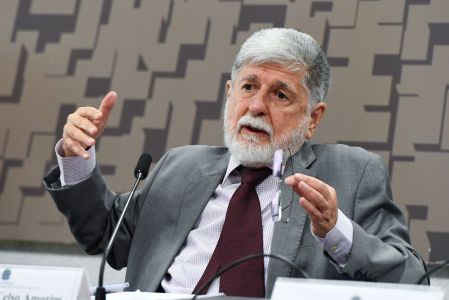 Brasil não vai reconhecer governo da Venezuela se atas não aparecerem, diz Amorim | CNN Brasil