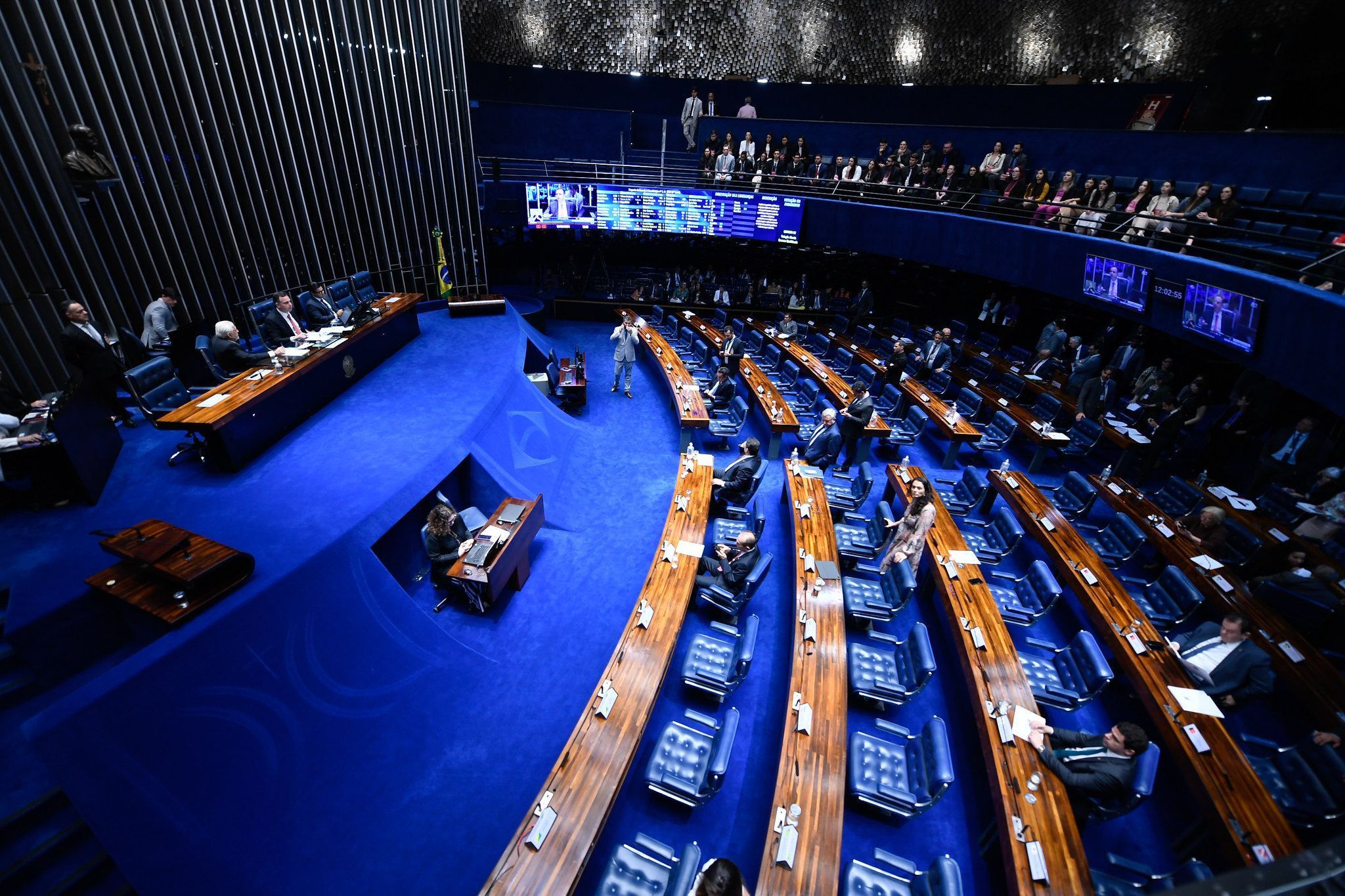 Senado aprova projeto que equipara misoginia ao racismo