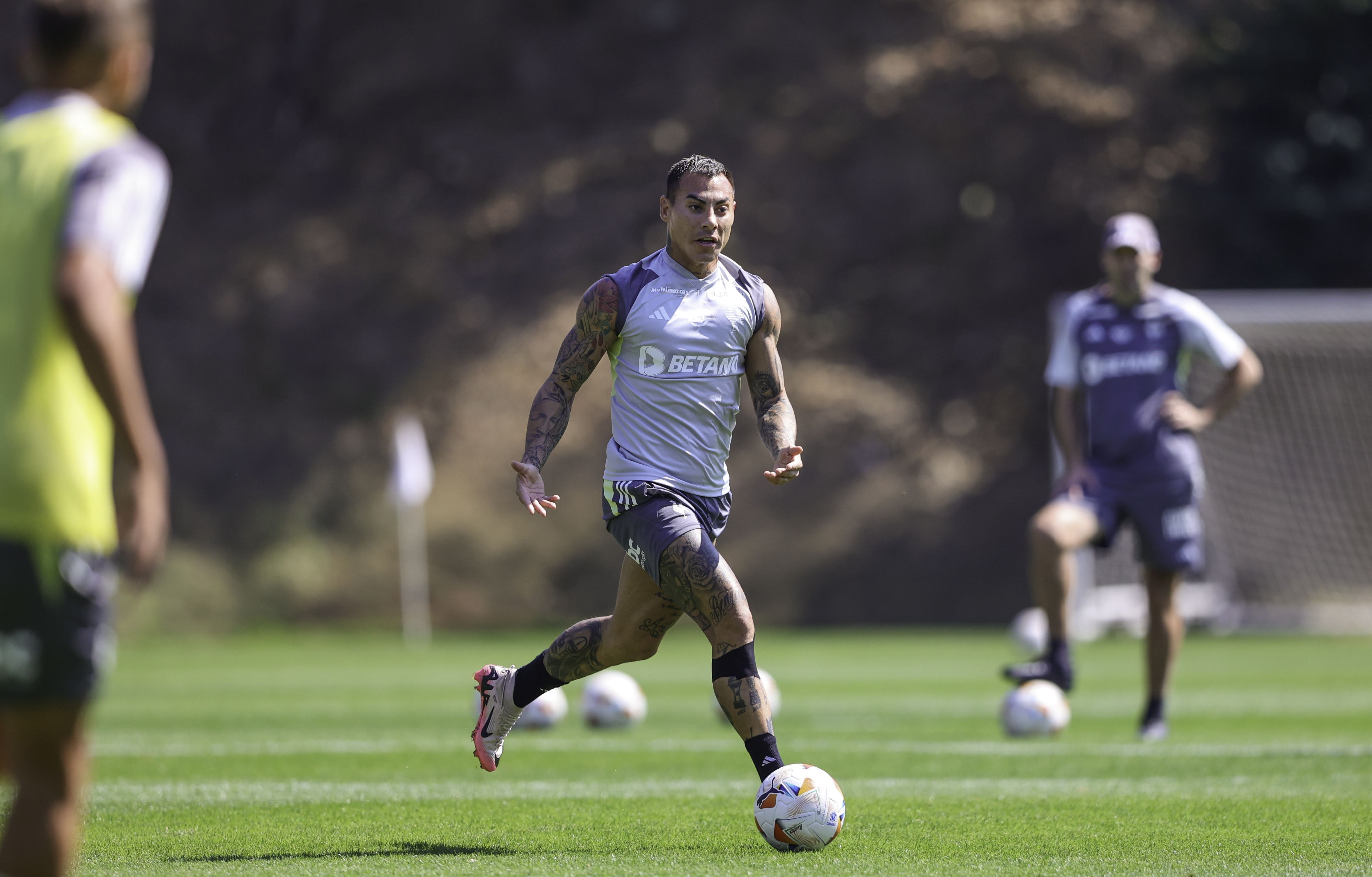 Vargas, do Atlético, é convocado para jogos da Seleção Chilena nas Eliminatórias