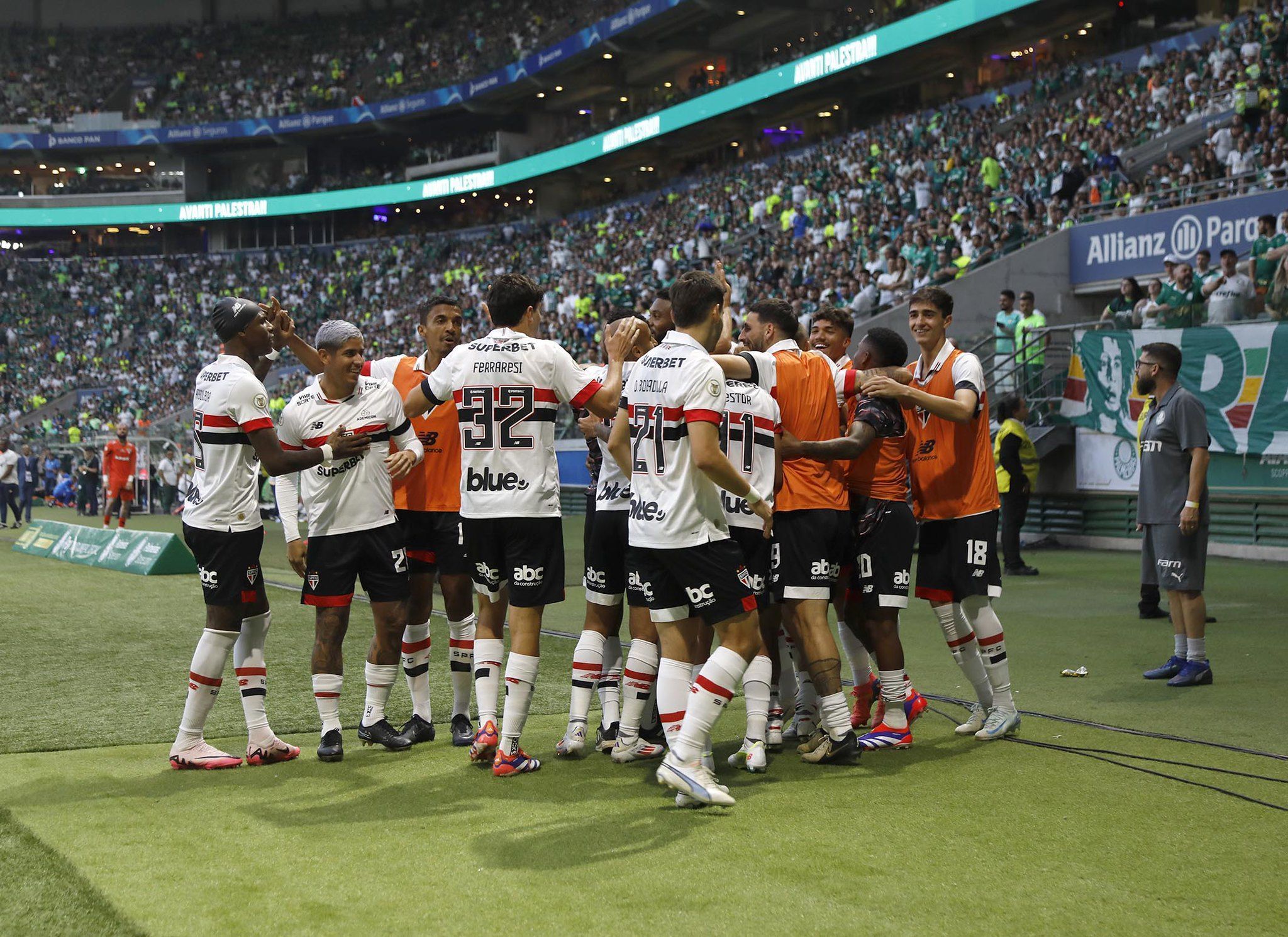 'Mais uma bicha morta': São Paulo denuncia homofobia de torcedores do Palmeiras