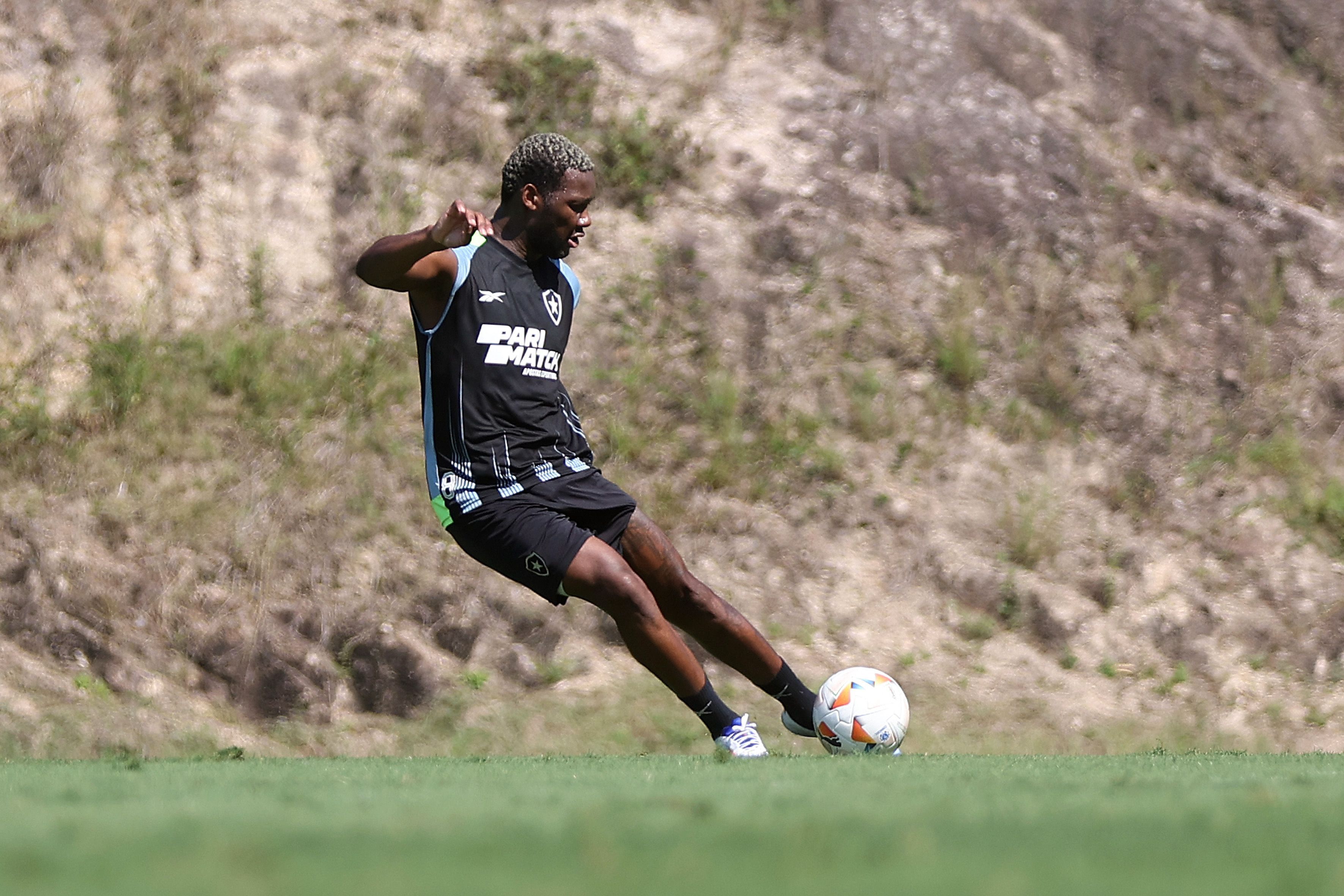 Botafogo negocia empréstimo de Patrick de Paula a clube da Série A do Brasileirão
