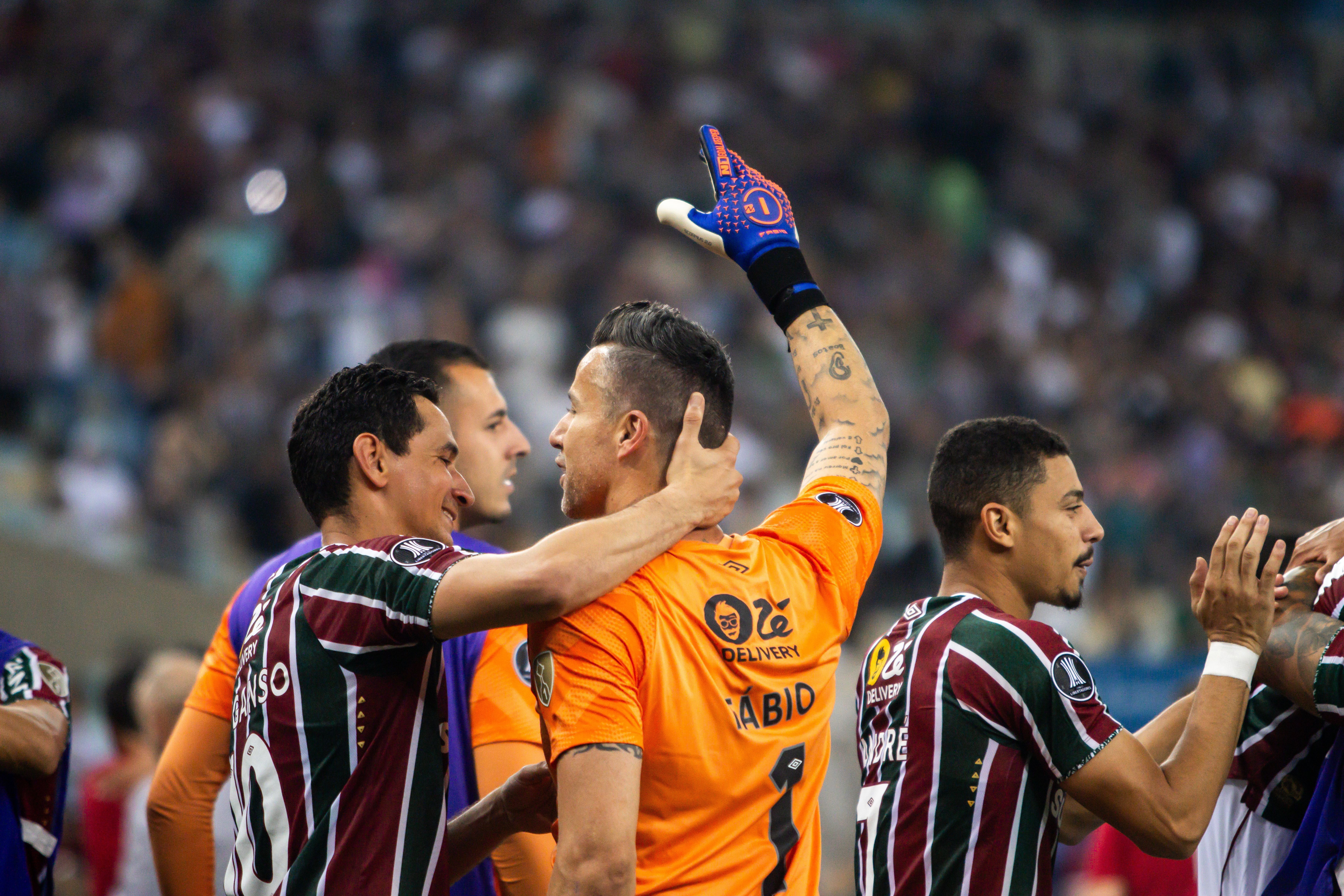 Cantor faz previsão para Fábio na classificação do Fluminense na Libertadores; veja