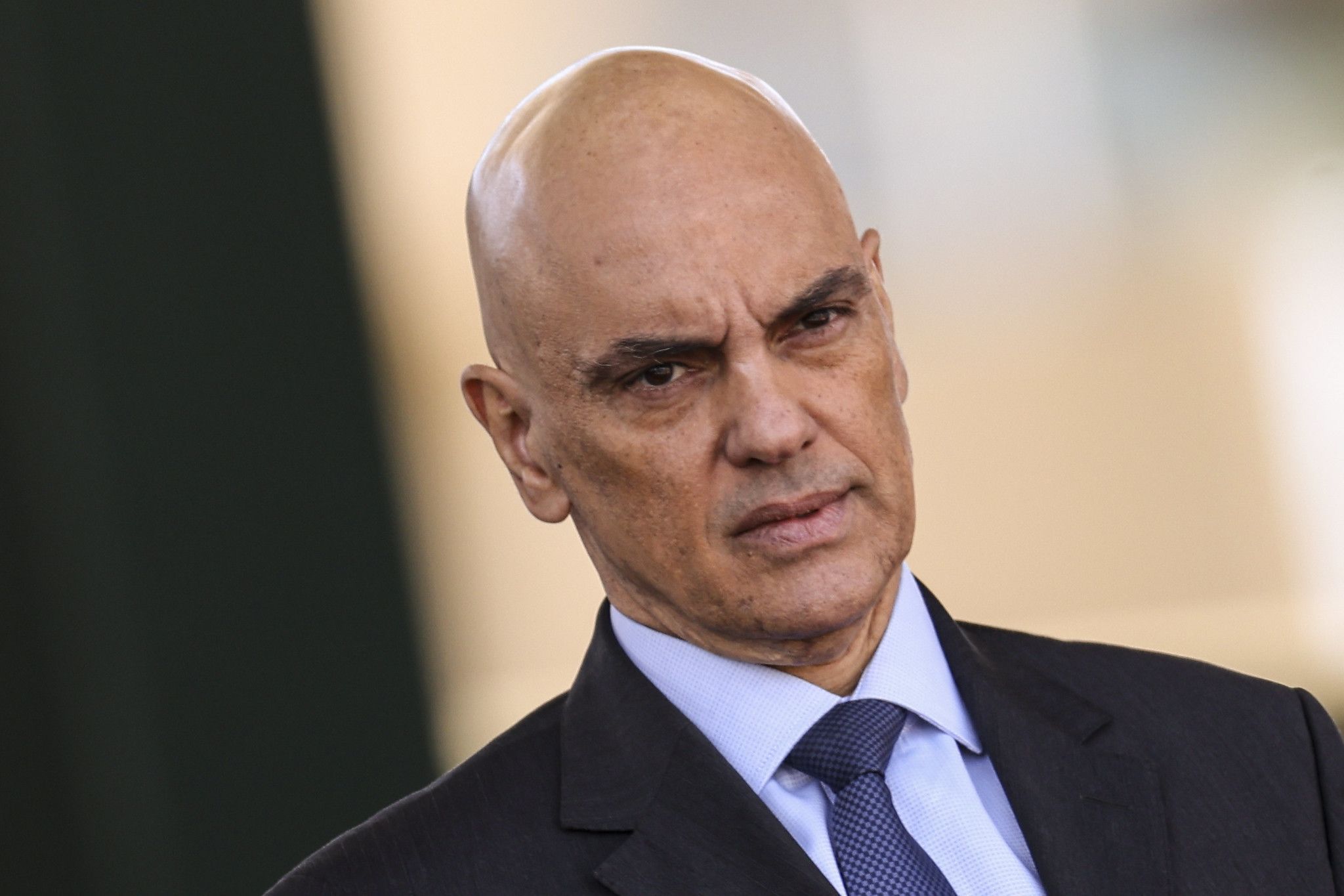 Moraes manda Polícia Federal analisar resposta do X sobre atividade de contas suspensas