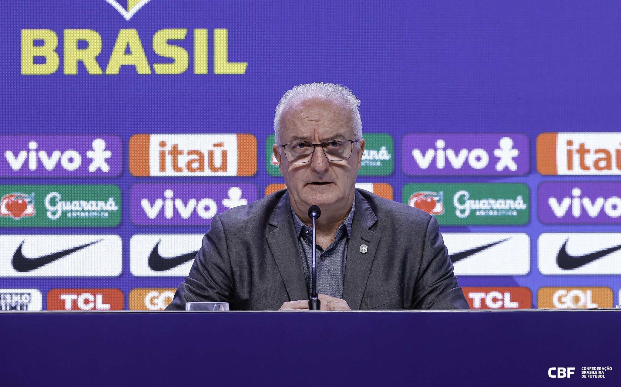 Dorival manda recado a Tite, do Flamengo, e jogador do Nacional após problemas de saúde