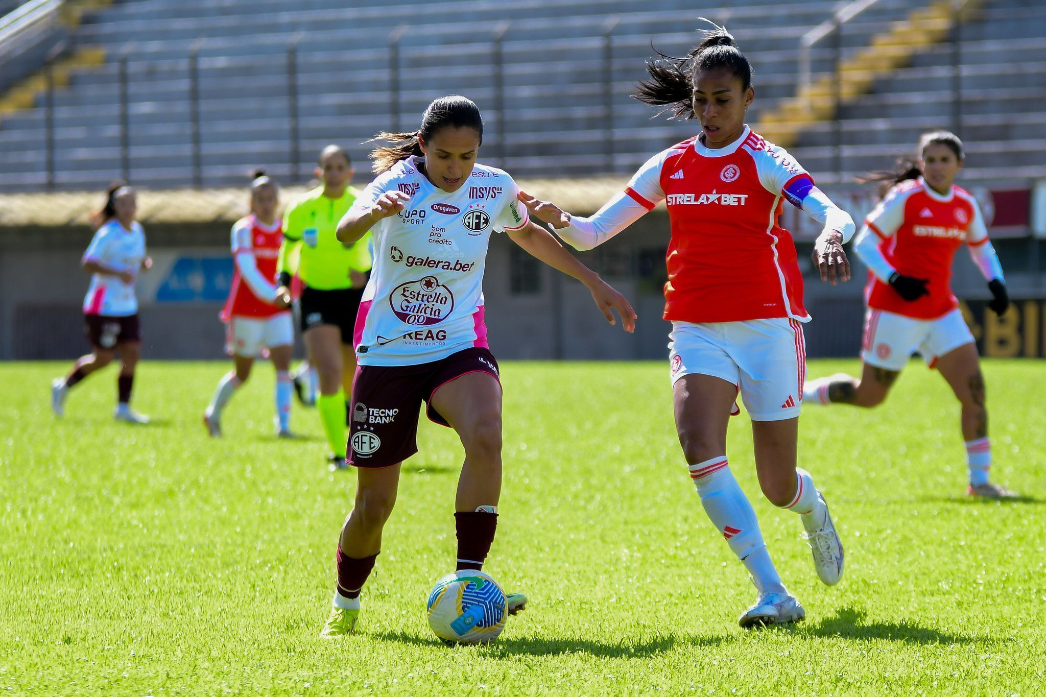 Com gols de pênaltis, Inter e Ferroviária empatam jogo de ida das quartas do Brasileirão Feminino