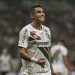 Serna ganha espaço no Fluminense e se torna titular ‘intocável’ de Mano Menezes