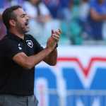 Artur Jorge é direto sobre busca do Botafogo por mais reforços nesta janela