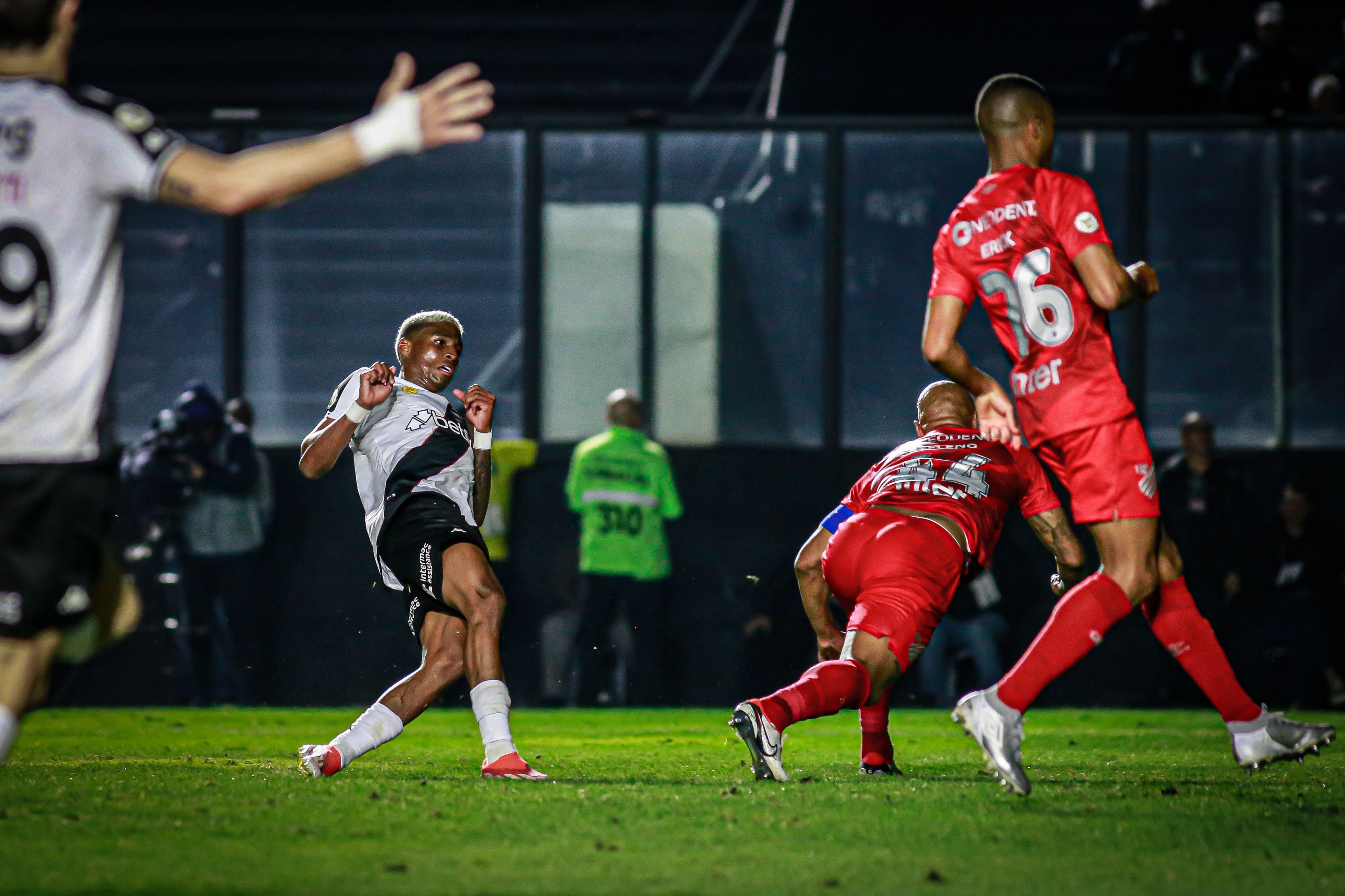 Athletico x Vasco: veja prováveis escalações para jogo da Copa do Brasil