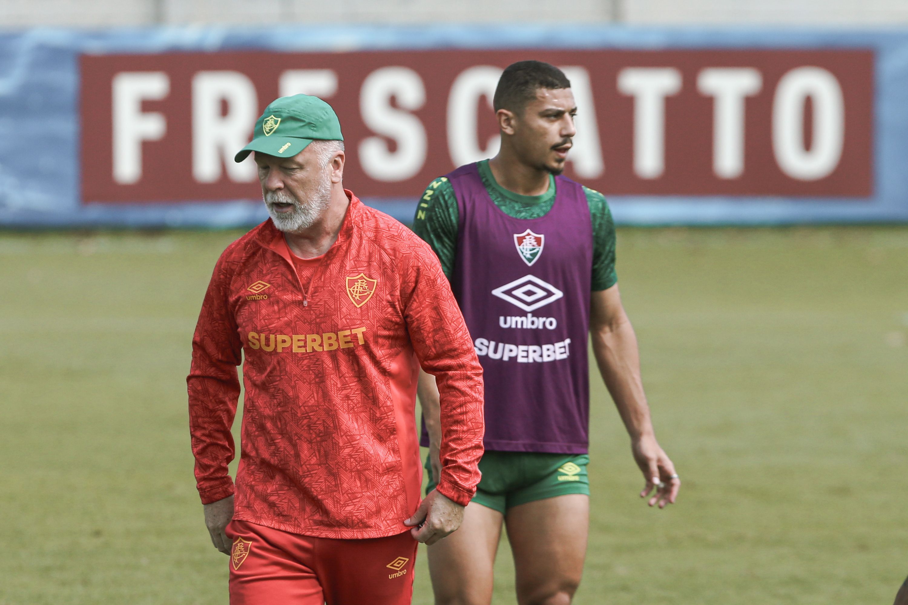 Mano Menezes defende invencibilidade com o Fluminense no Maracanã