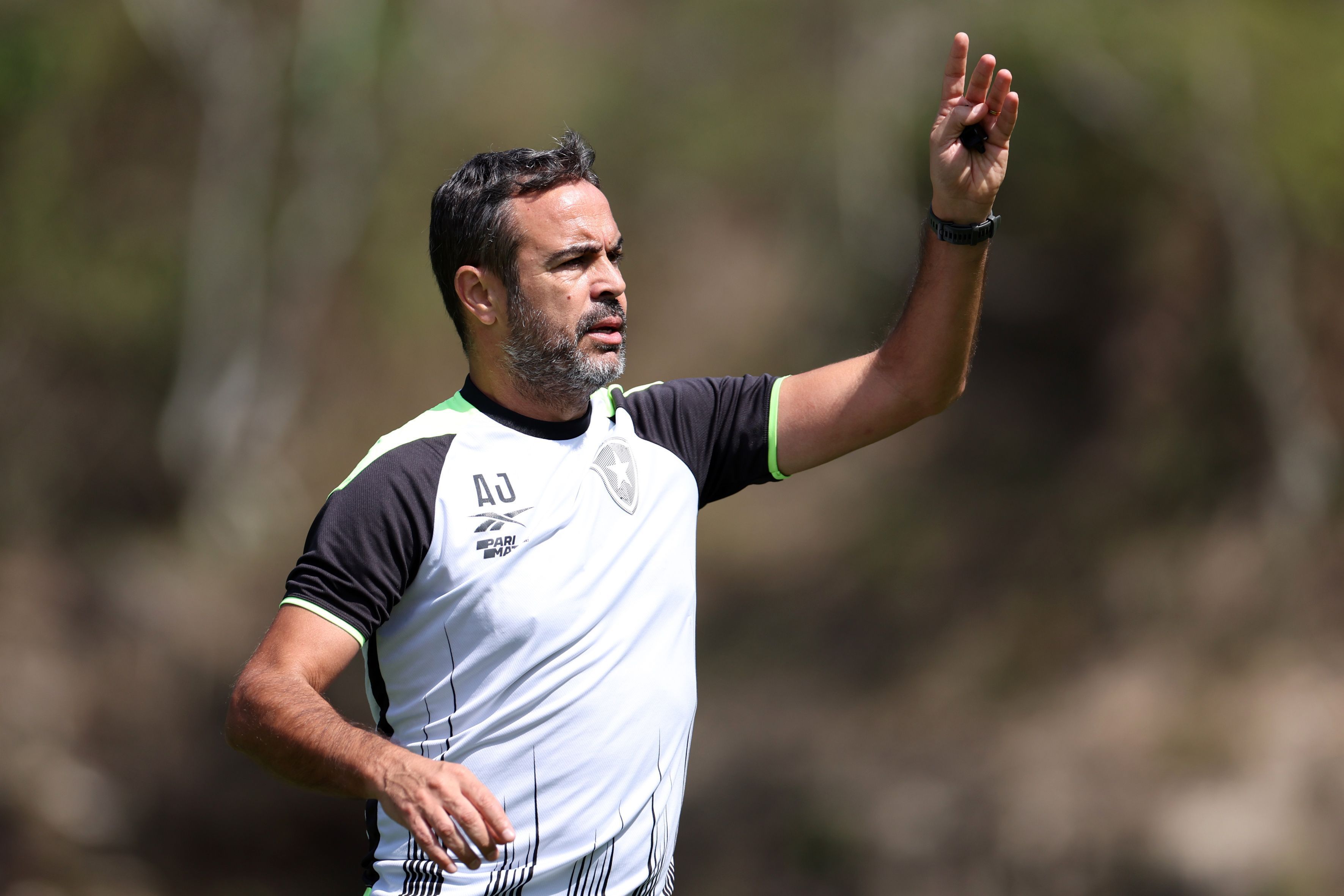 Arthur Jorge diz como Botafogo usará Data Fifa e exalta elenco: 'Não cansa de ganhar'