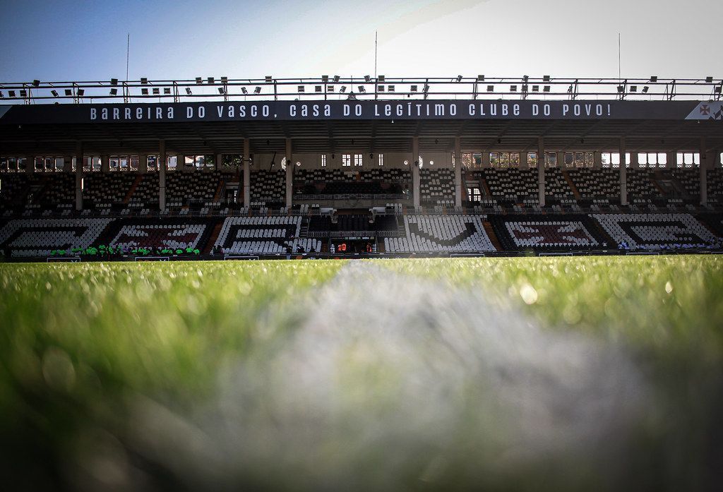 Vasco não poderá mandar clássico contra o Flamengo em São Januário; entenda
