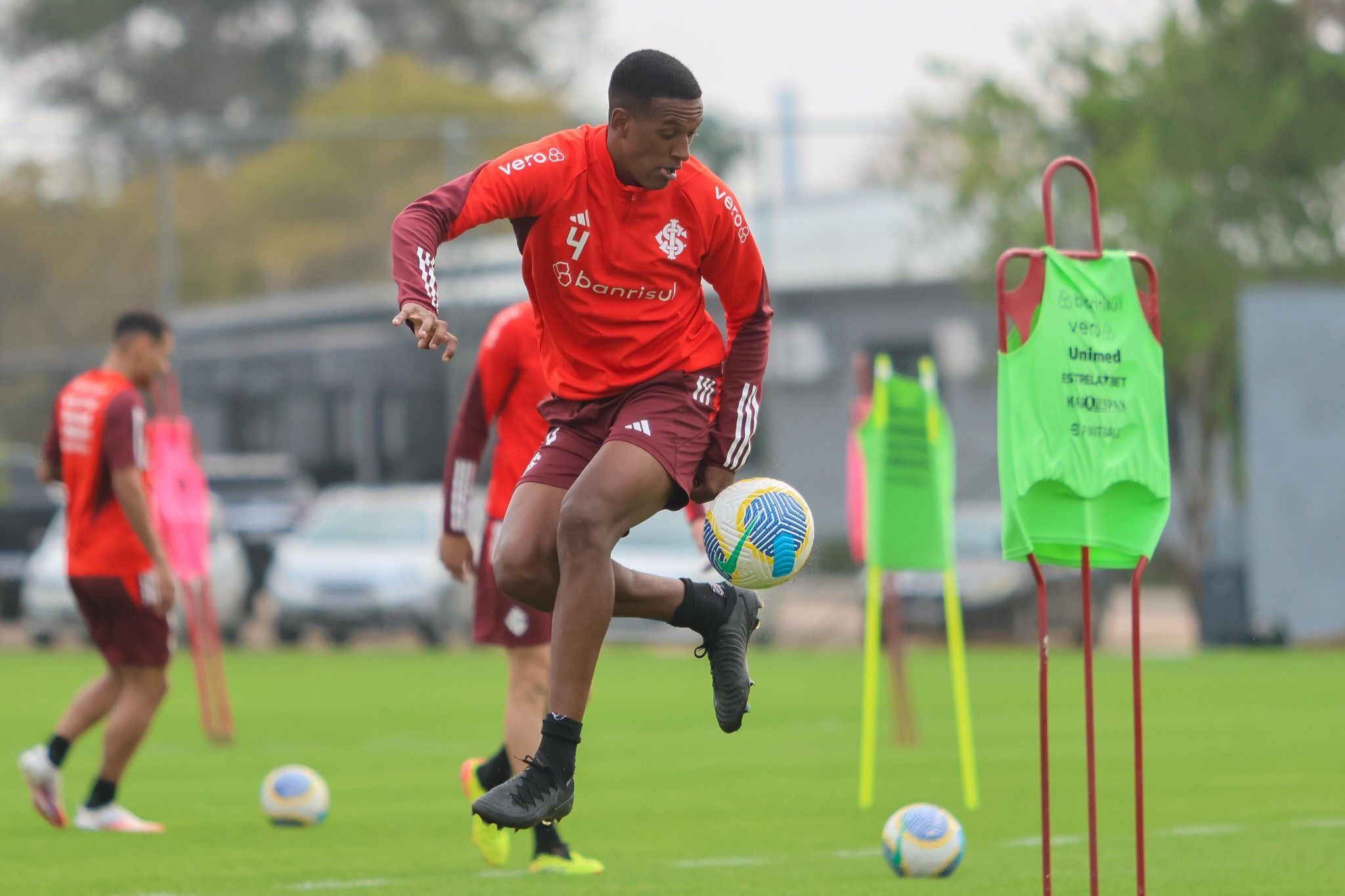 Robert Renan recebe proposta e pede para deixar o Inter
