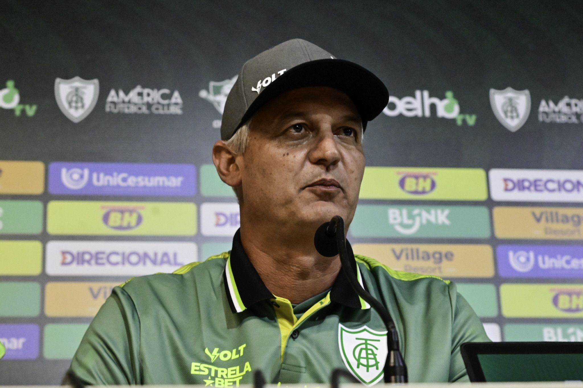 Lisca explica pausa na carreira antes de retorno ao América e brinca com aposentadoria