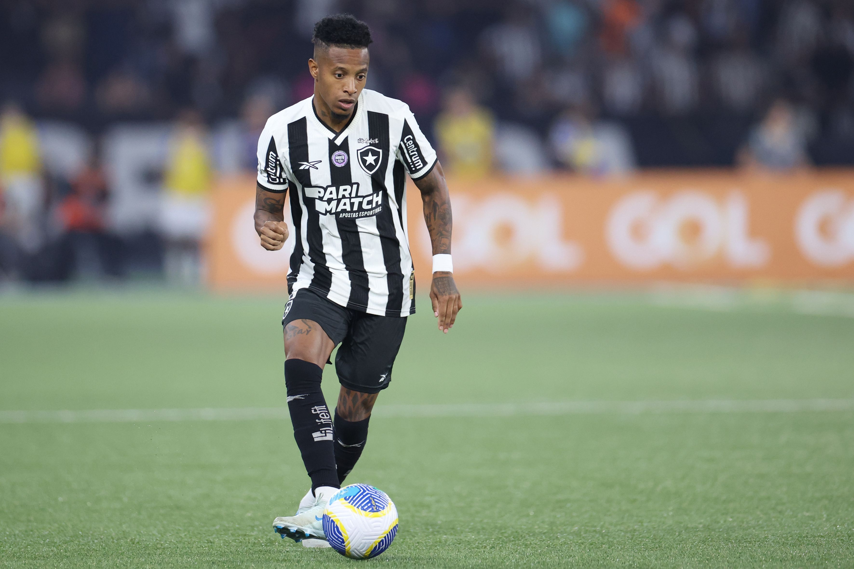 Vasco encaminha contratação do meio-campista Tchê Tchê, ex-Botafogo e Atlético