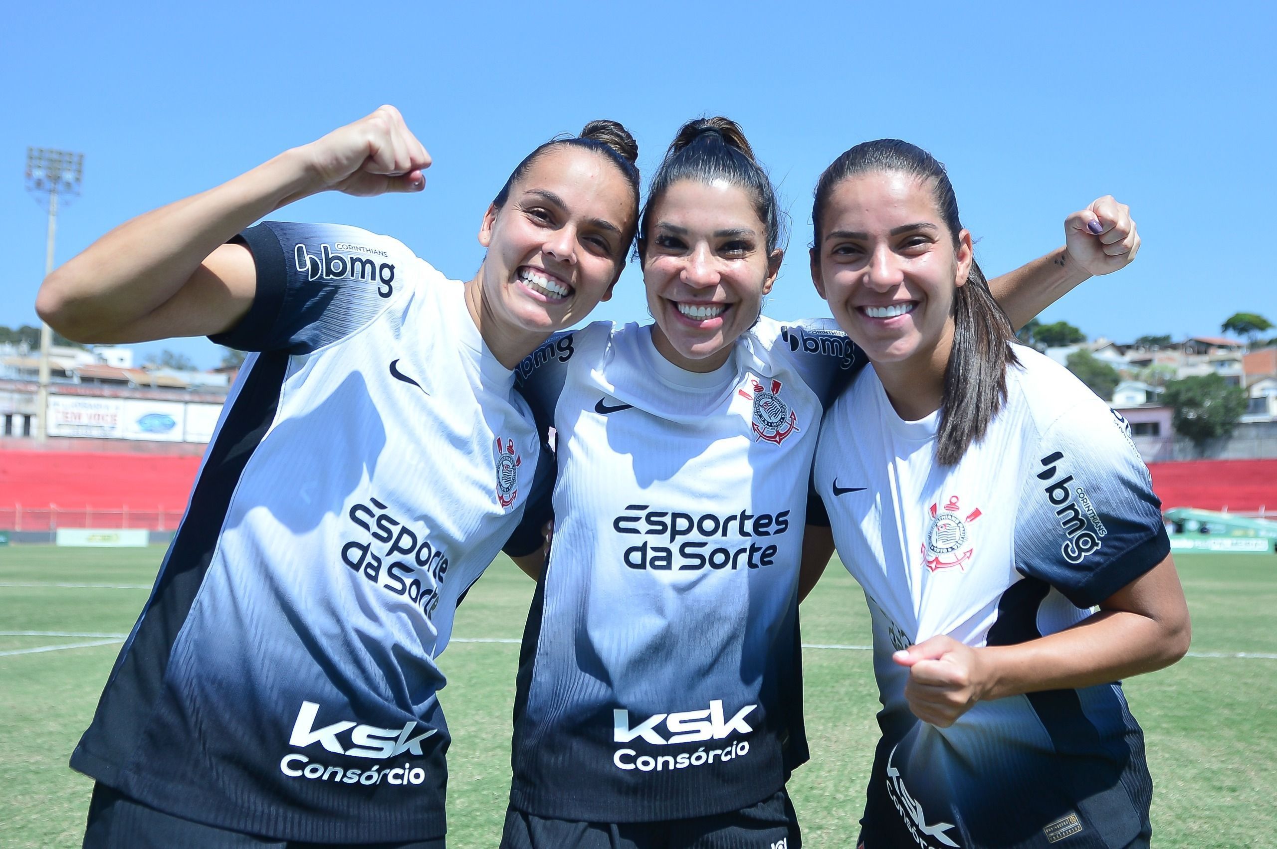 Corinthians vira sobre o Palmeiras e abre vantagem na semifinal do Brasileirão Feminino