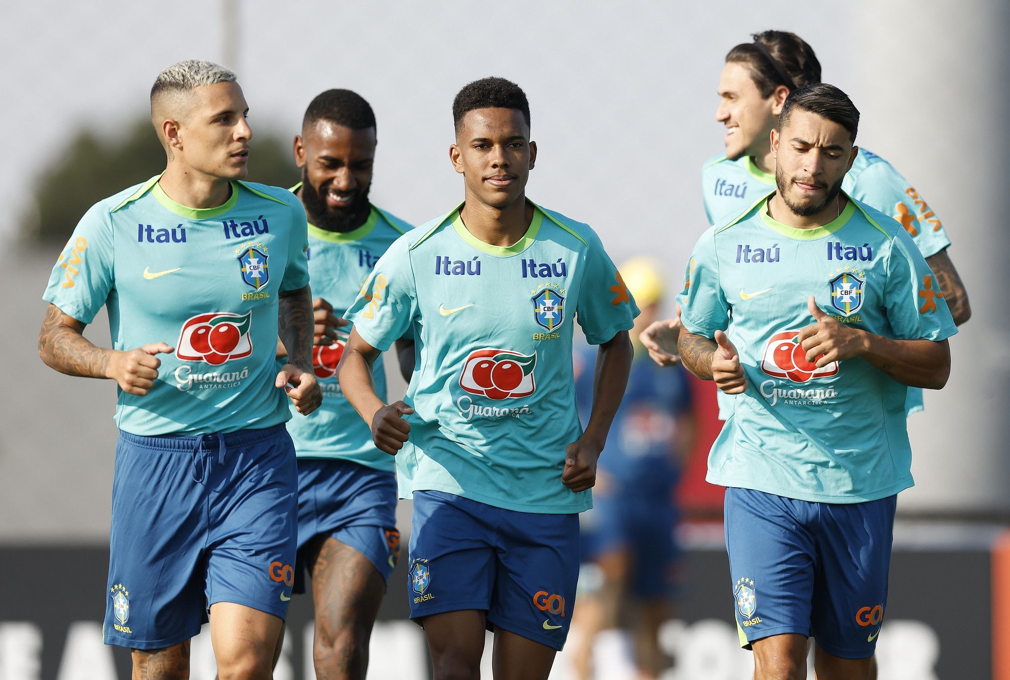 Arana e William juntos: como foi o treino dos jogadores de Atlético e Cruzeiro na Seleção